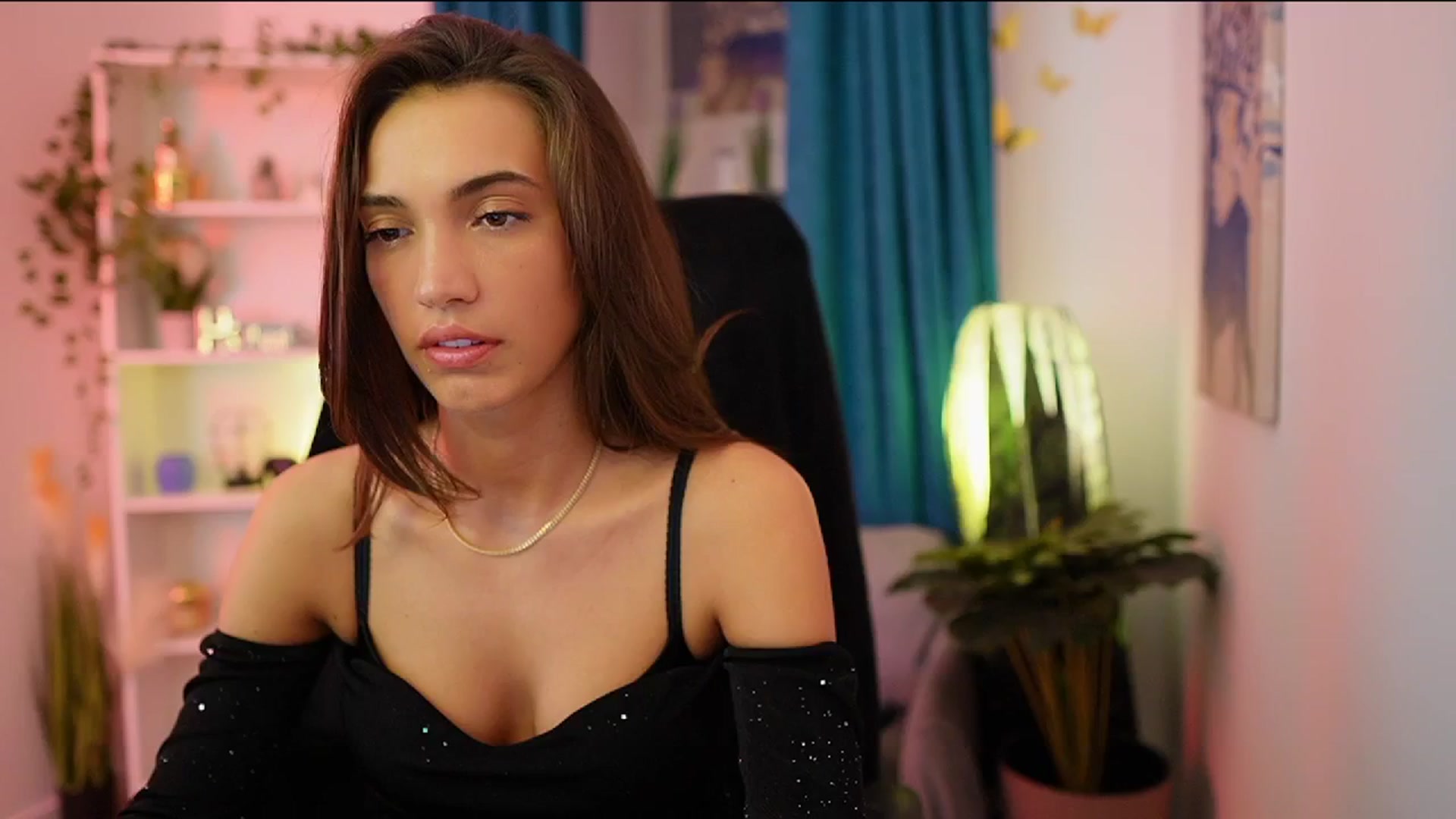 Gallery image thumbnail from Alexis_Love's myfreecams stream on, 10/12/2025, 16:40 image 3 of 20