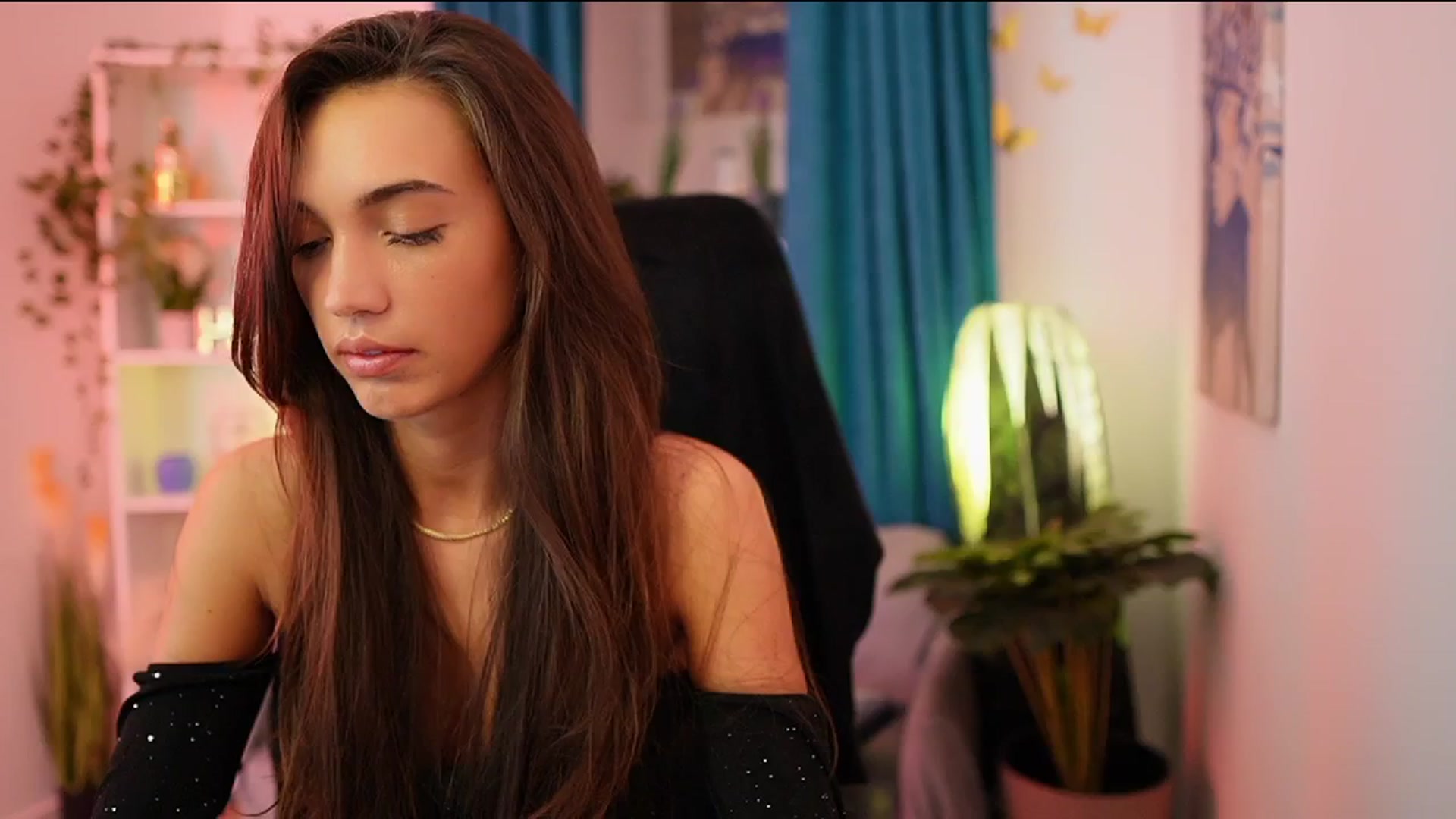 Gallery image thumbnail from Alexis_Love's myfreecams stream on, 10/12/2025, 16:40 image 17 of 20