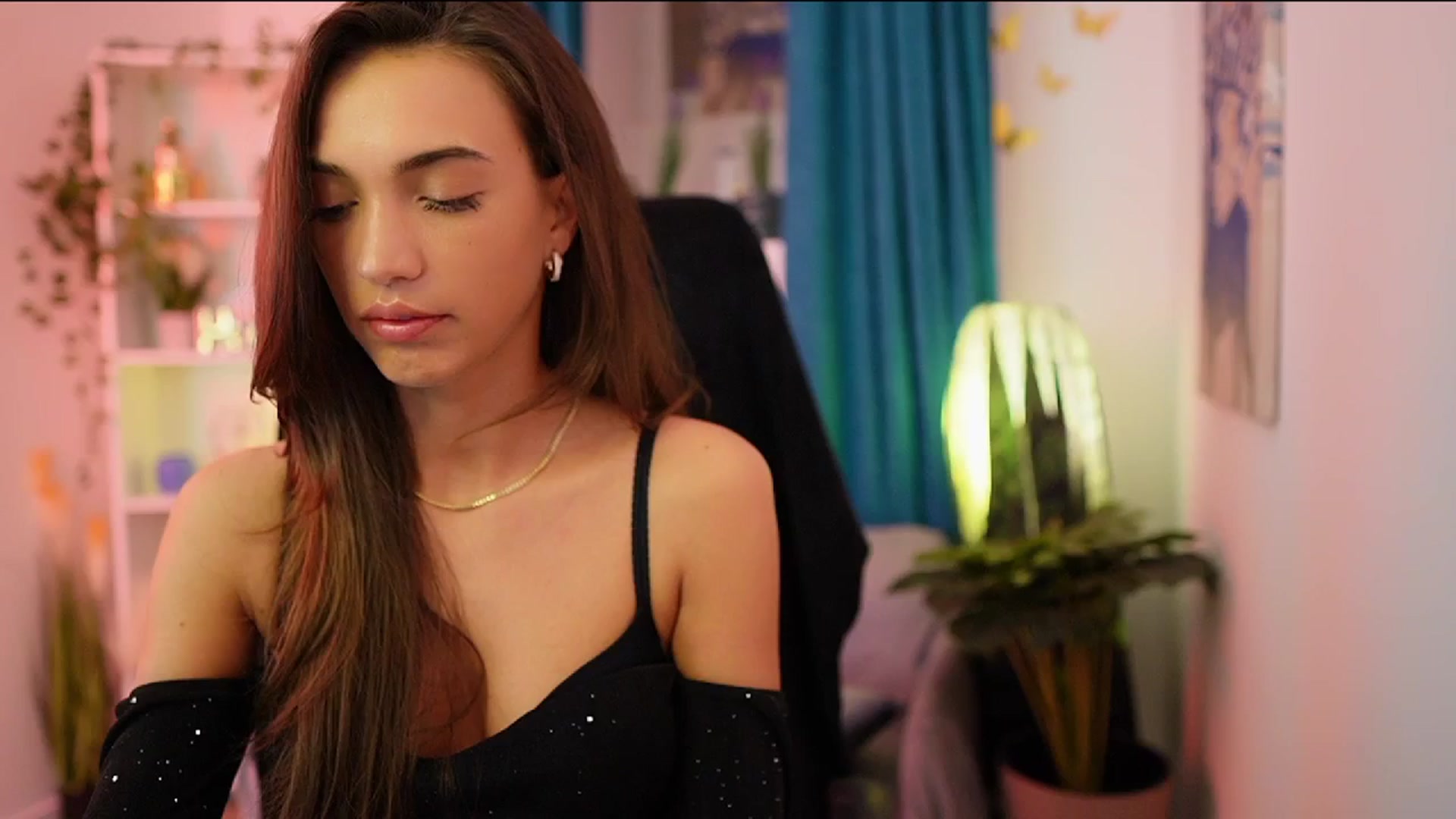 Gallery image thumbnail from Alexis_Love's myfreecams stream on, 10/12/2025, 16:40 image 18 of 20