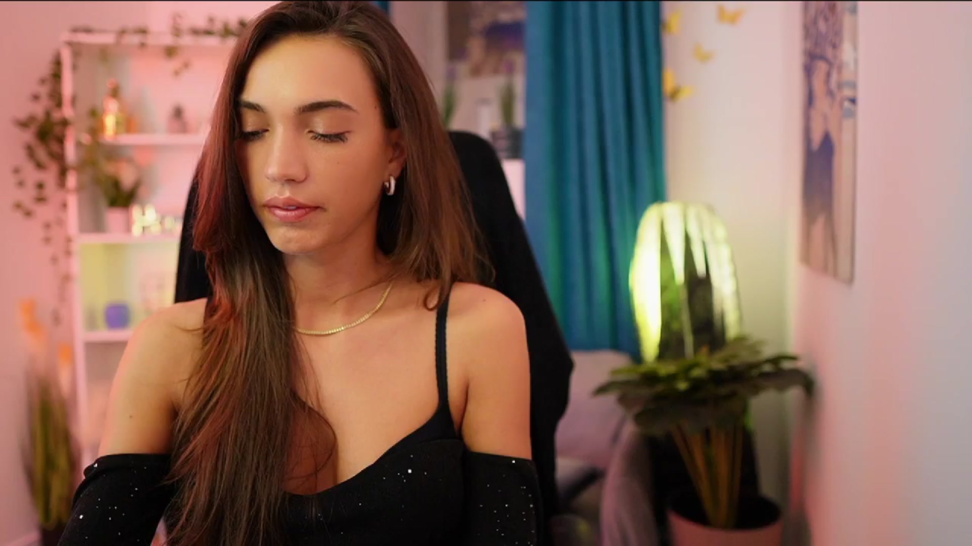 Gallery image thumbnail from Alexis_Love's myfreecams stream on, 10/12/2025, 16:40 image 19 of 20