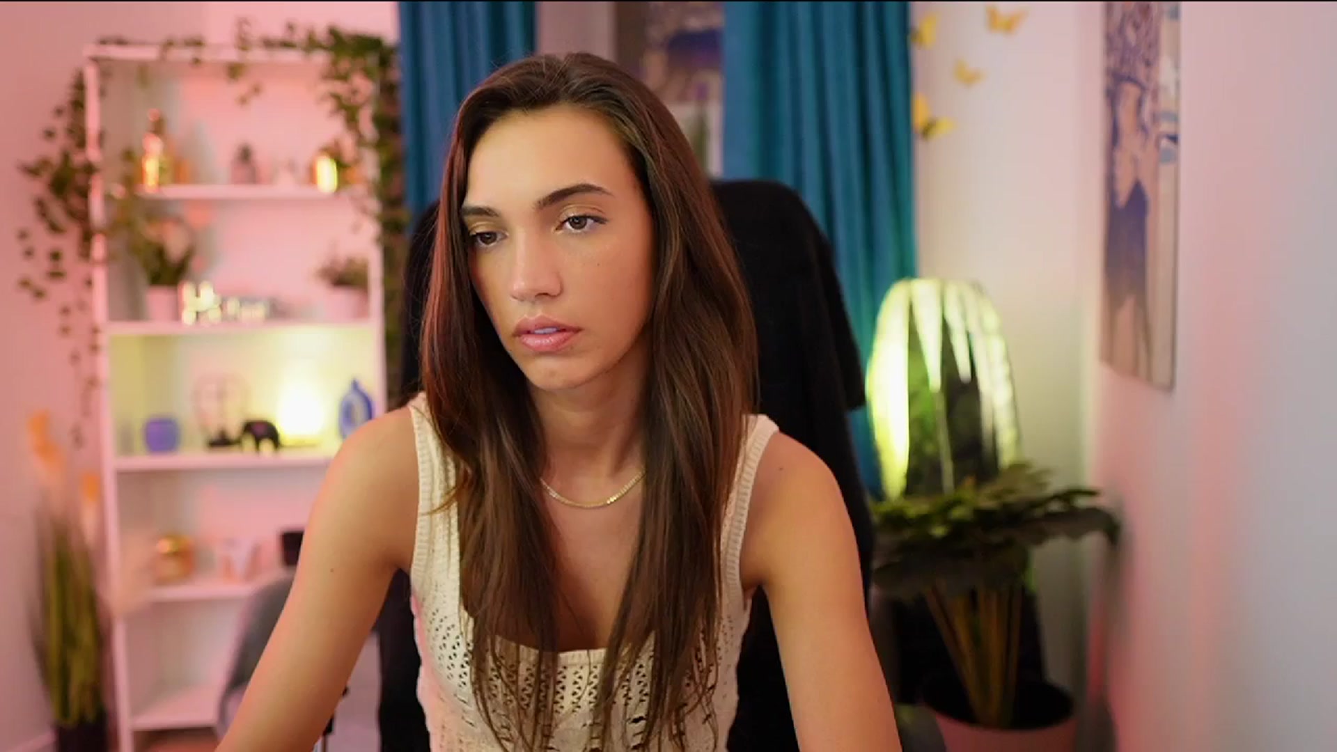 Gallery image thumbnail from Alexis_Love's myfreecams stream on, 10/12/2025, 17:47 image 4 of 20