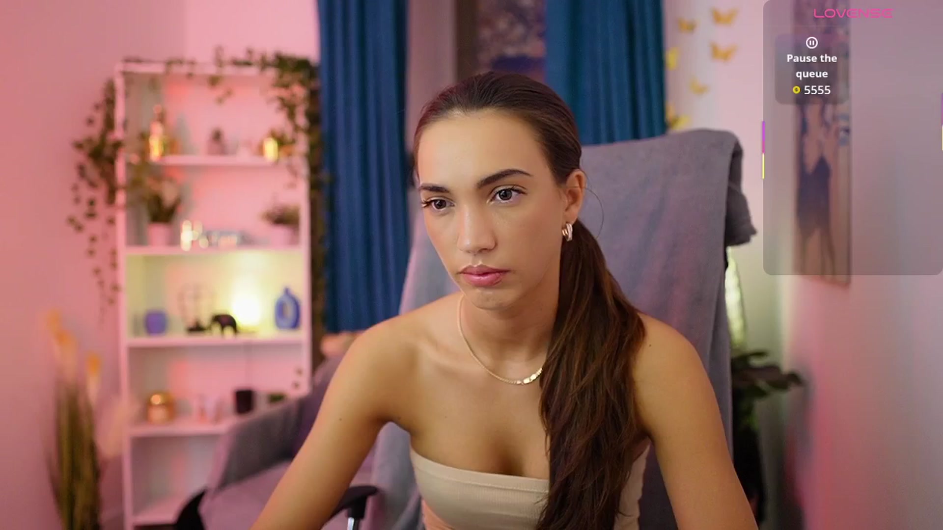 Gallery image thumbnail from Alexis_Love's myfreecams stream on, 11/07/2025, 18:50 image 3 of 20