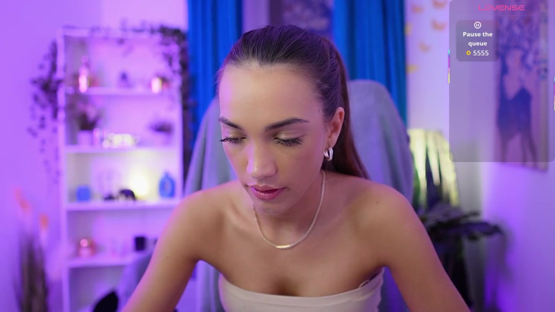 Gallery image thumbnail from Alexis_Love's myfreecams stream on, 11/14/2025, 18:17 image 17 of 20