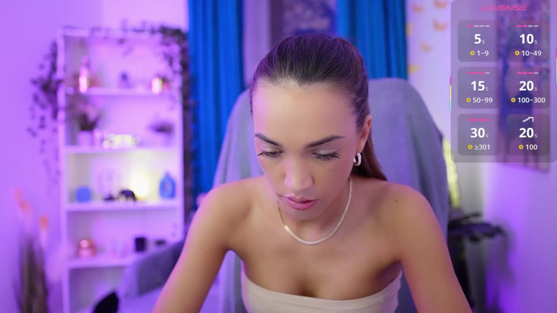 Gallery image thumbnail from Alexis_Love's myfreecams stream on, 11/14/2025, 18:17 image 7 of 20