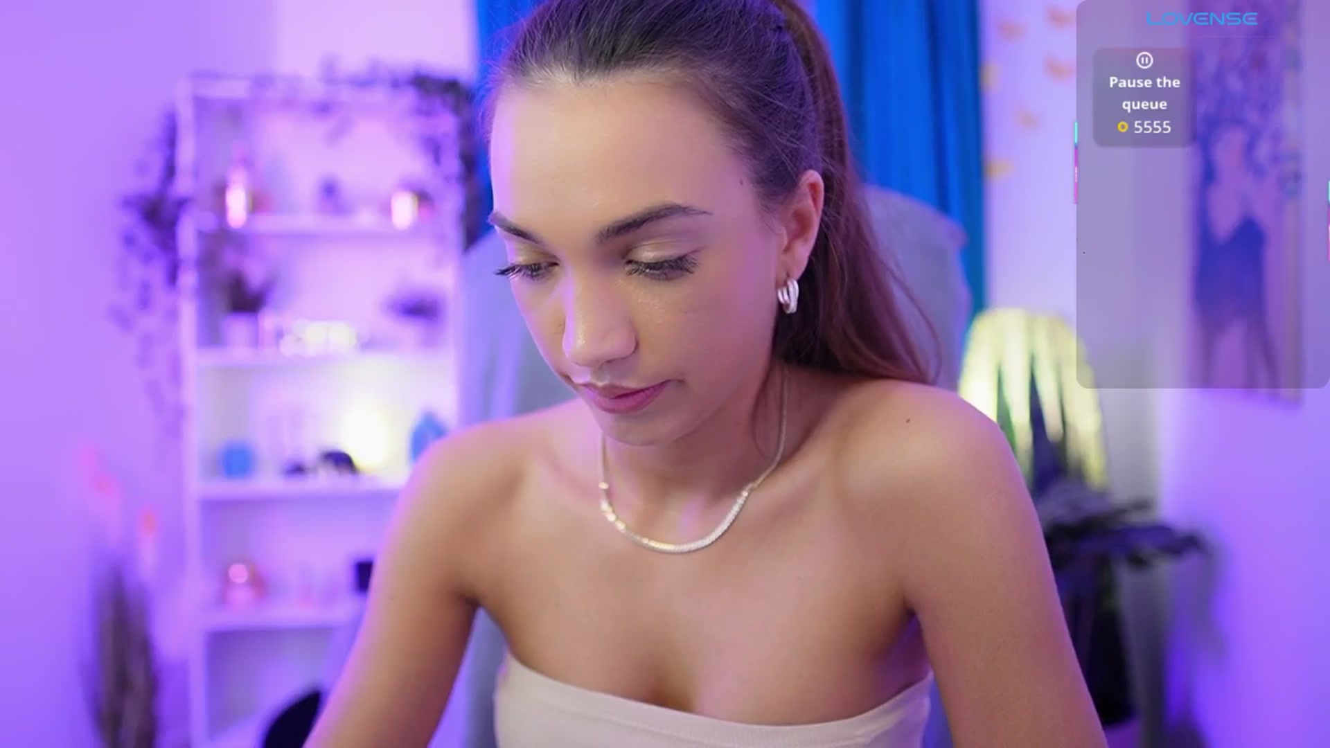 Gallery image thumbnail from Alexis_Love's myfreecams stream on, 11/14/2025, 20:42 image 17 of 20