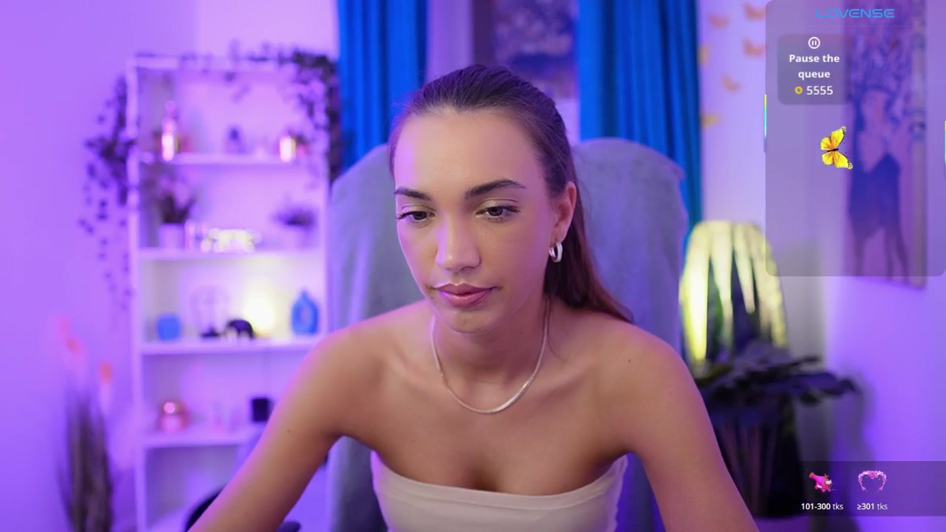 Gallery image thumbnail from Alexis_Love's myfreecams stream on, 11/14/2025, 20:42 image 4 of 20