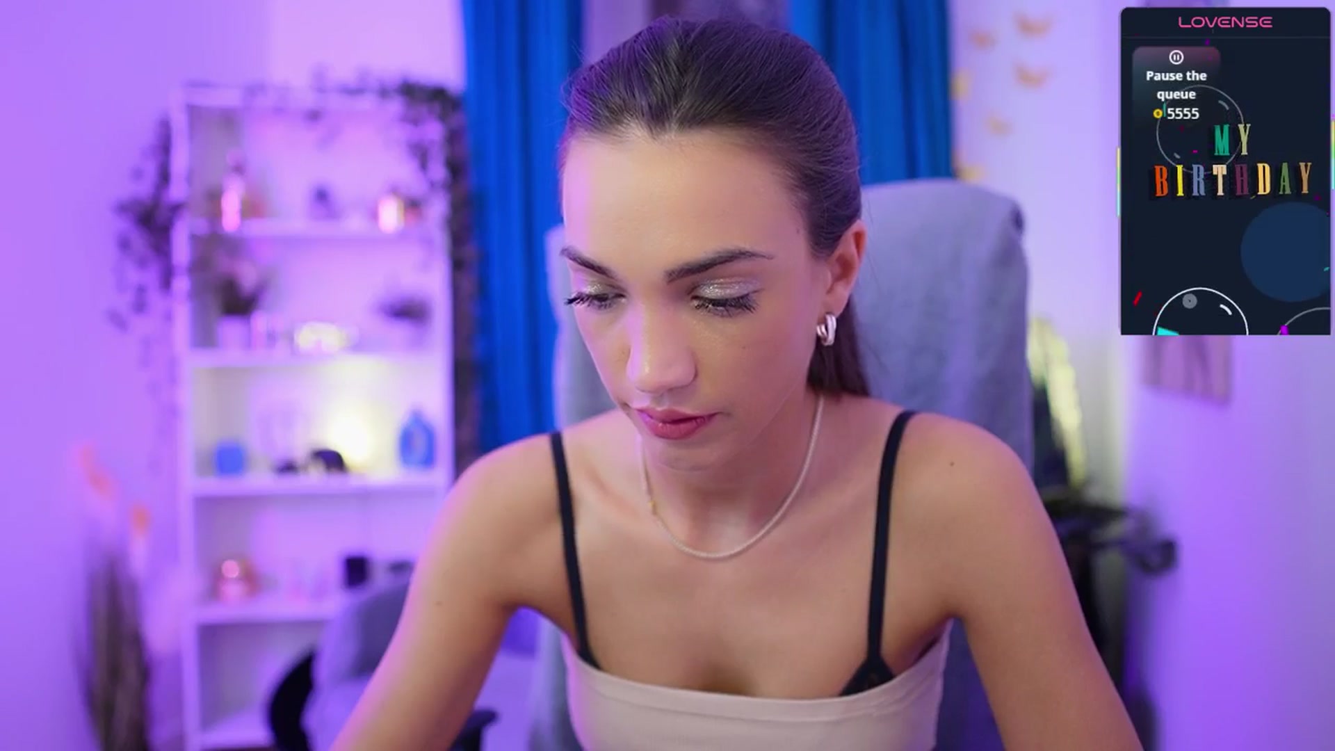 Gallery image thumbnail from Alexis_Love's myfreecams stream on, 11/22/2025, 19:48 image 16 of 20