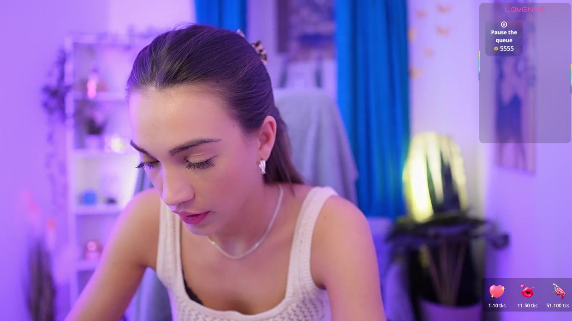 Gallery image thumbnail from Alexis_Love's myfreecams stream on, 11/30/2025, 19:58 image 17 of 20