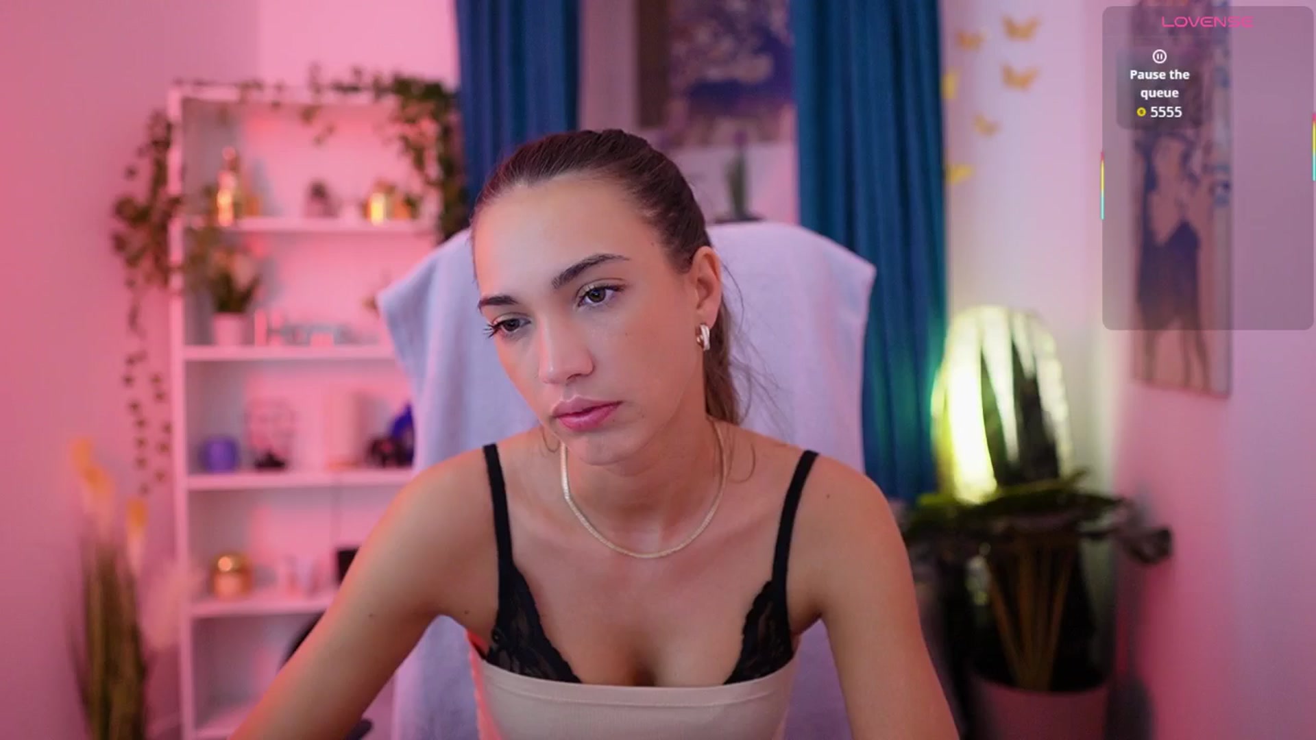 Gallery image thumbnail from Alexis_Love's myfreecams stream on, 12/04/2025, 21:37 image 17 of 20