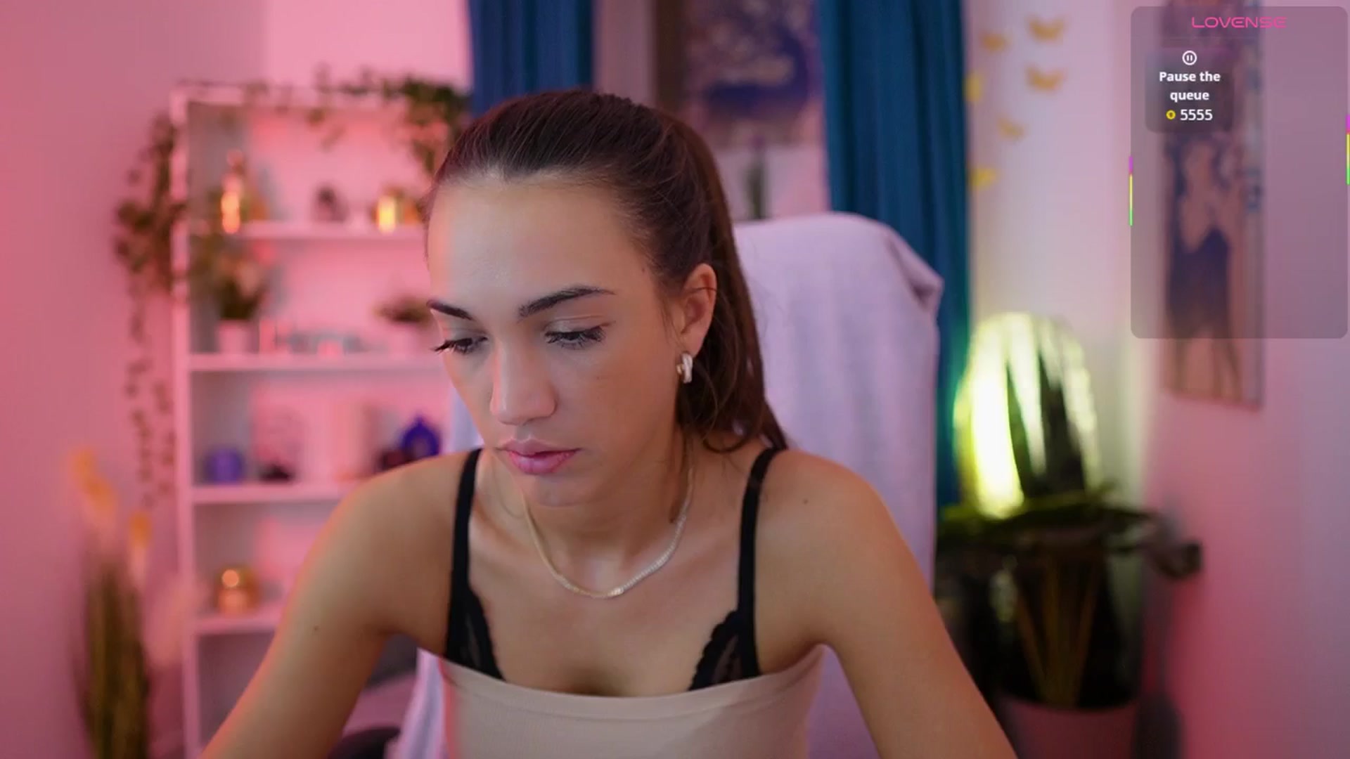 Gallery image thumbnail from Alexis_Love's myfreecams stream on, 12/04/2025, 22:57 image 10 of 20