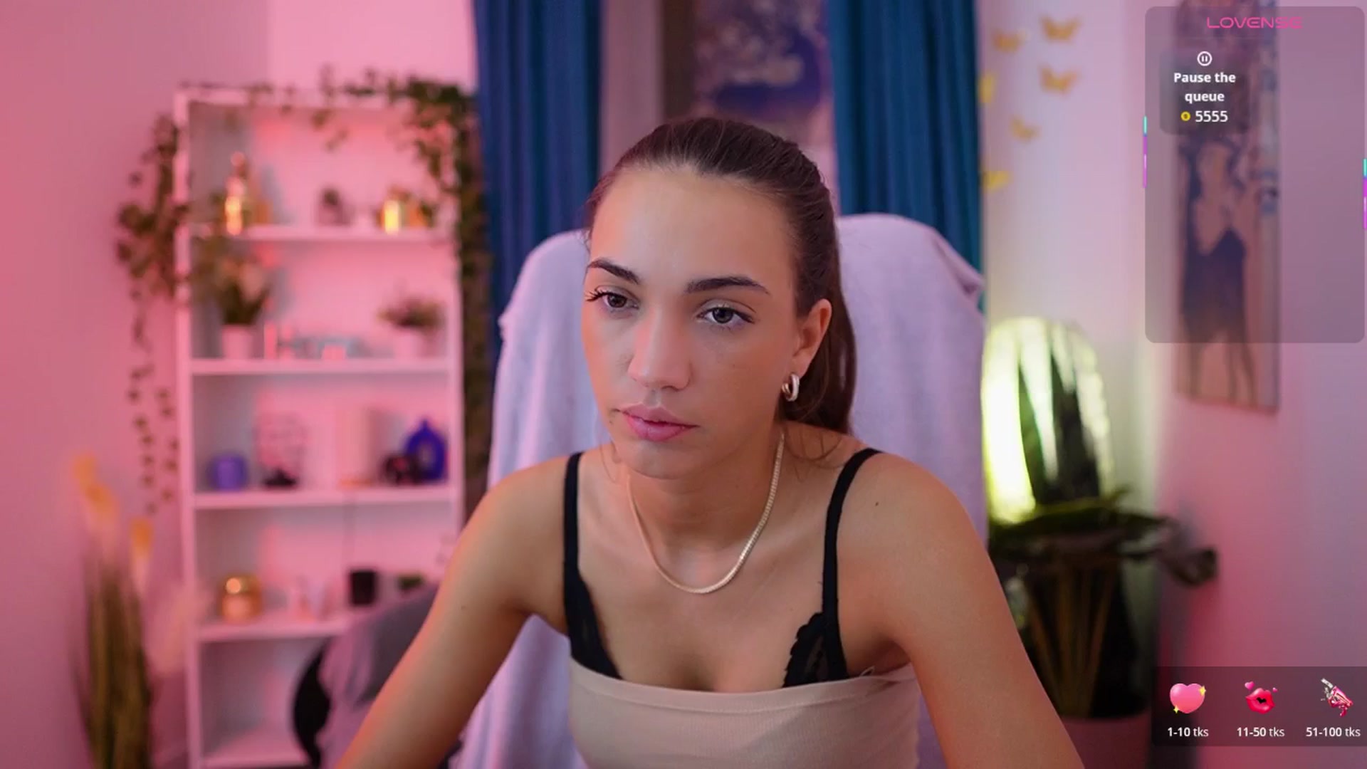 Gallery image thumbnail from Alexis_Love's myfreecams stream on, 12/04/2025, 23:22 image 15 of 20