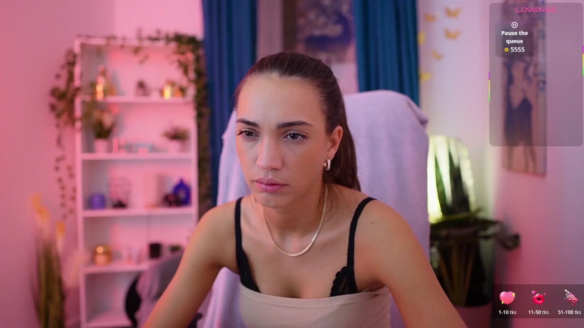 Gallery image thumbnail from Alexis_Love's myfreecams stream on, 12/04/2025, 23:22 image 6 of 20