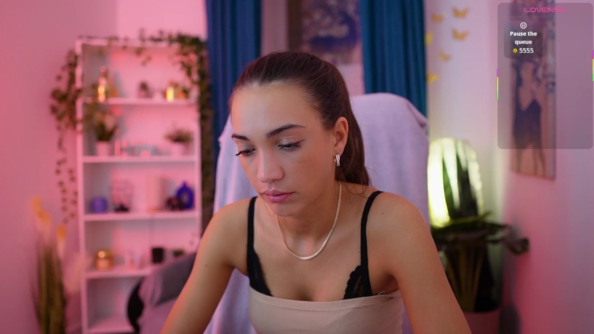 Gallery image thumbnail from Alexis_Love's myfreecams stream on, 12/04/2025, 23:22 image 17 of 20