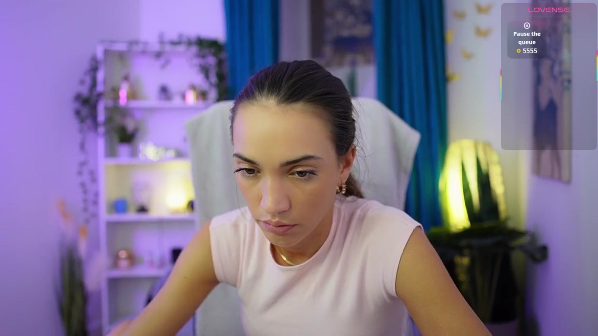 Gallery image thumbnail from Alexis_Love's myfreecams stream on, 12/10/2025, 18:28 image 3 of 20
