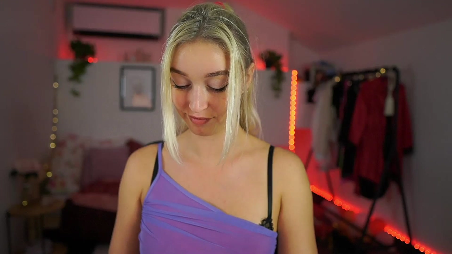 Gallery image thumbnail from Alexis__Texas's myfreecams stream on, 10/05/2024, 17:35 image 15 of 20