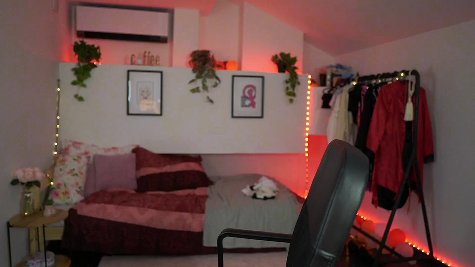 Gallery image thumbnail from Alexis__Texas's myfreecams stream on, 10/05/2024, 17:35 image 18 of 20