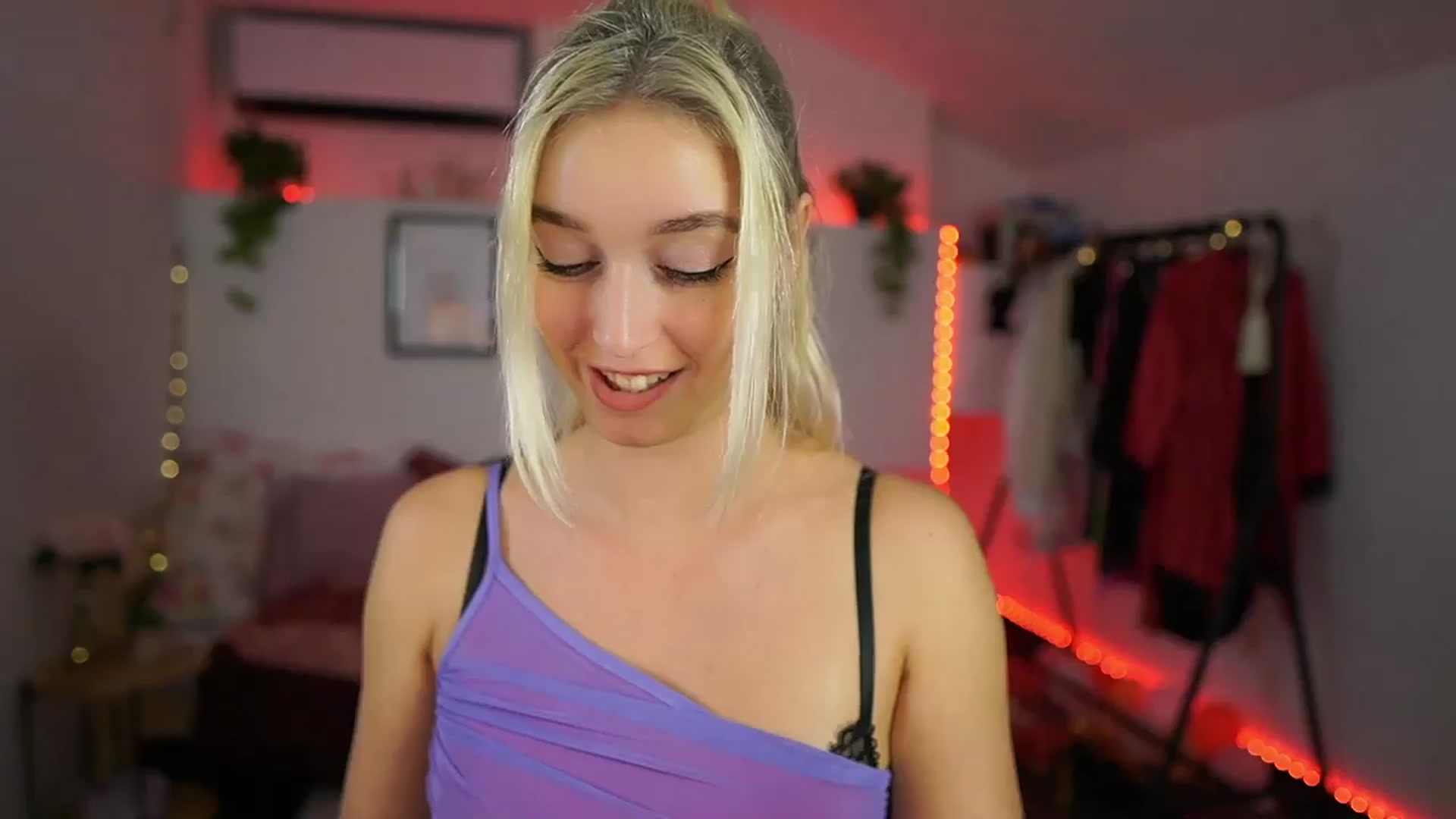 Gallery image thumbnail from Alexis__Texas's myfreecams stream on, 10/05/2024, 17:35 image 17 of 20