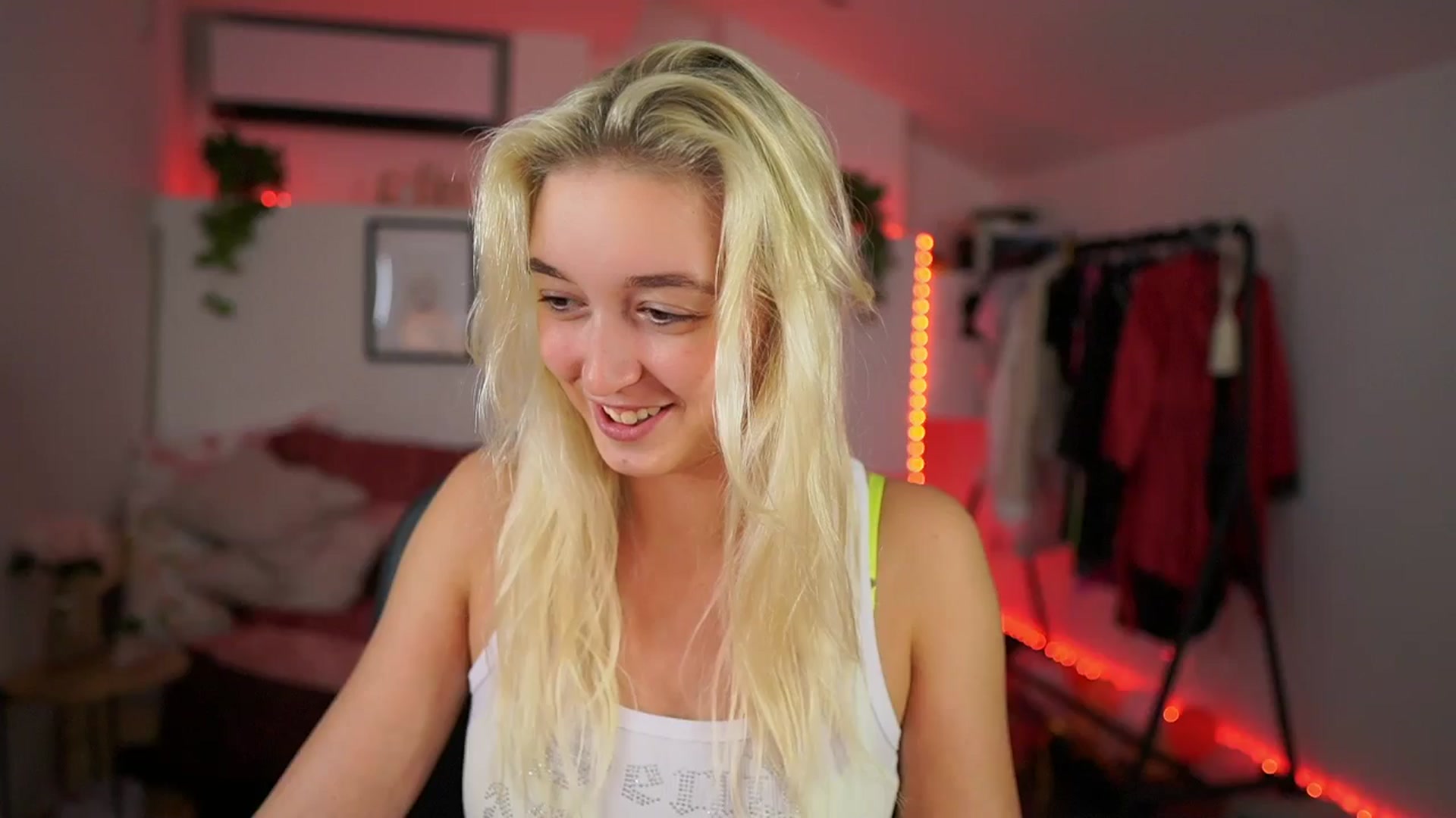 Gallery image thumbnail from Alexis__Texas's myfreecams stream on, 10/09/2024, 20:09 image 1 of 20