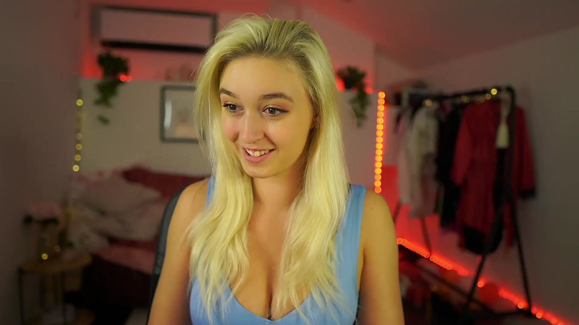 Gallery image thumbnail from Alexis__Texas's myfreecams stream on, 10/13/2024, 19:20 image 1 of 20
