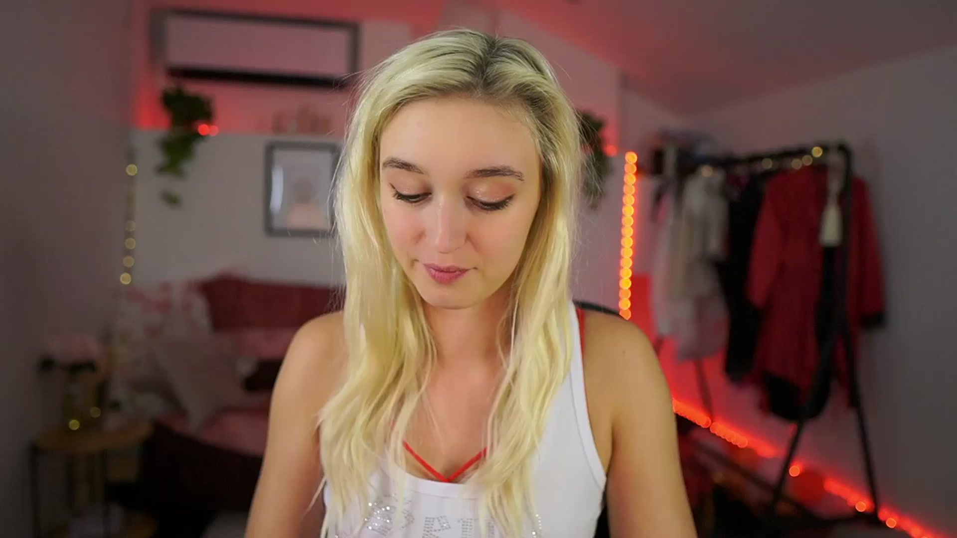 Gallery image thumbnail from Alexis__Texas's myfreecams stream on, 10/13/2024, 22:27 image 1 of 20