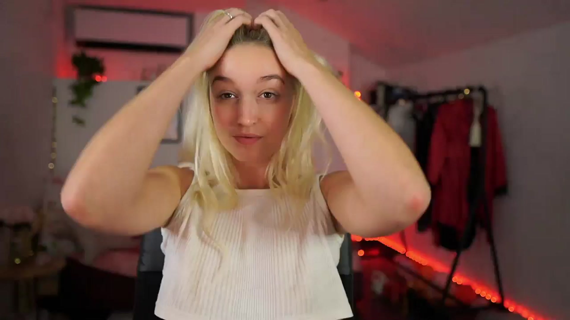 Gallery image thumbnail from Alexis__Texas's myfreecams stream on, 10/16/2024, 23:10 image 19 of 20