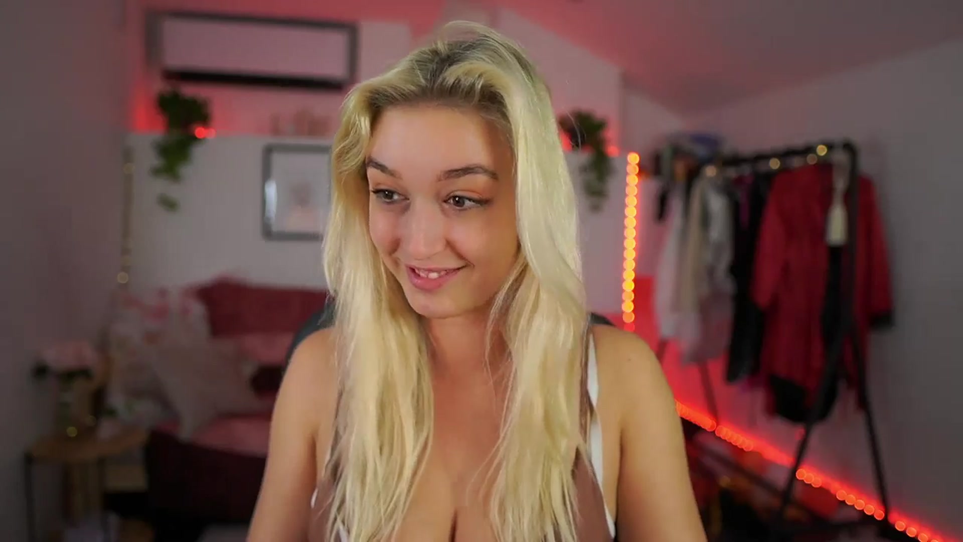 Gallery image thumbnail from Alexis__Texas's myfreecams stream on, 10/19/2024, 13:14 image 11 of 20