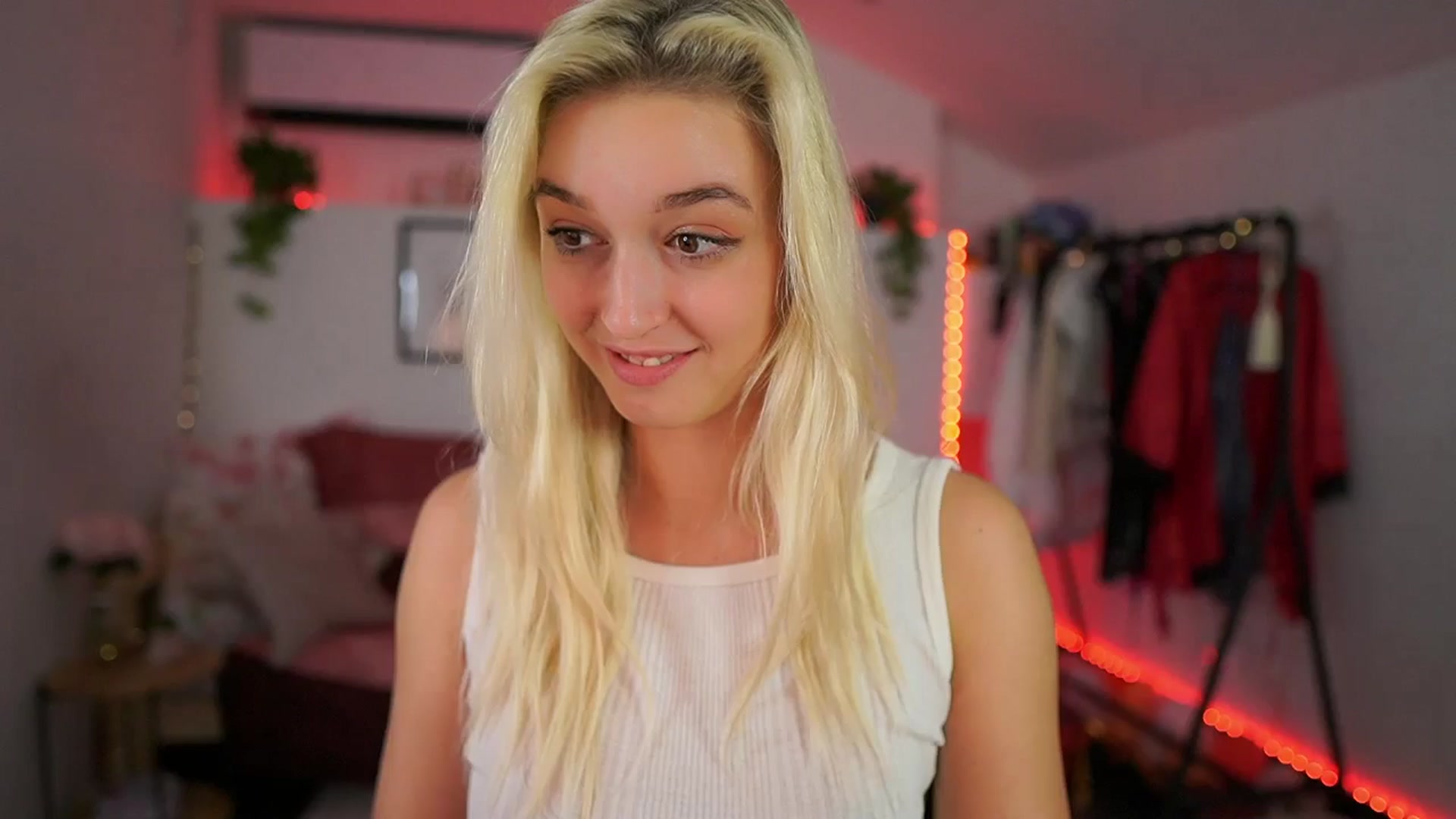 Gallery image thumbnail from Alexis__Texas's myfreecams stream on, 10/19/2024, 17:33 image 20 of 20