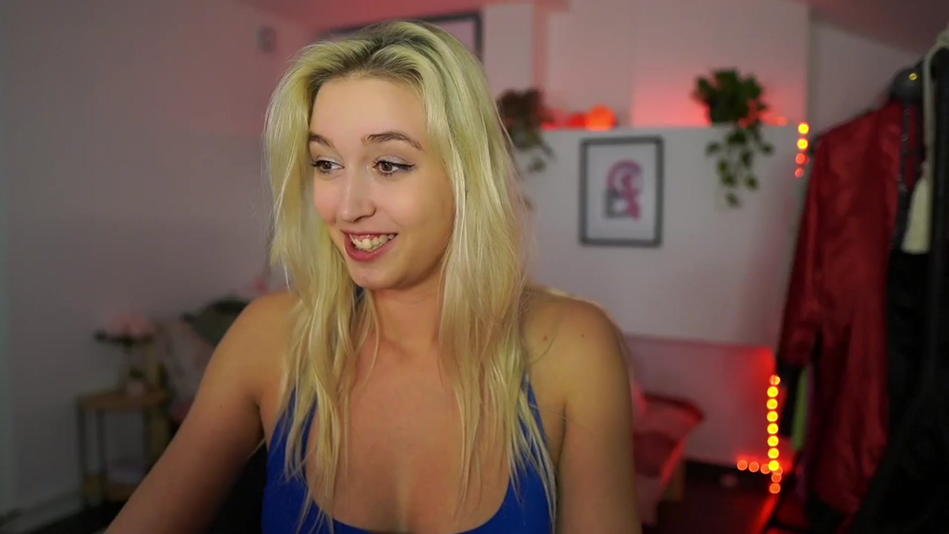 Gallery image thumbnail from Alexis__Texas's myfreecams stream on, 10/22/2024, 23:30 image 2 of 20