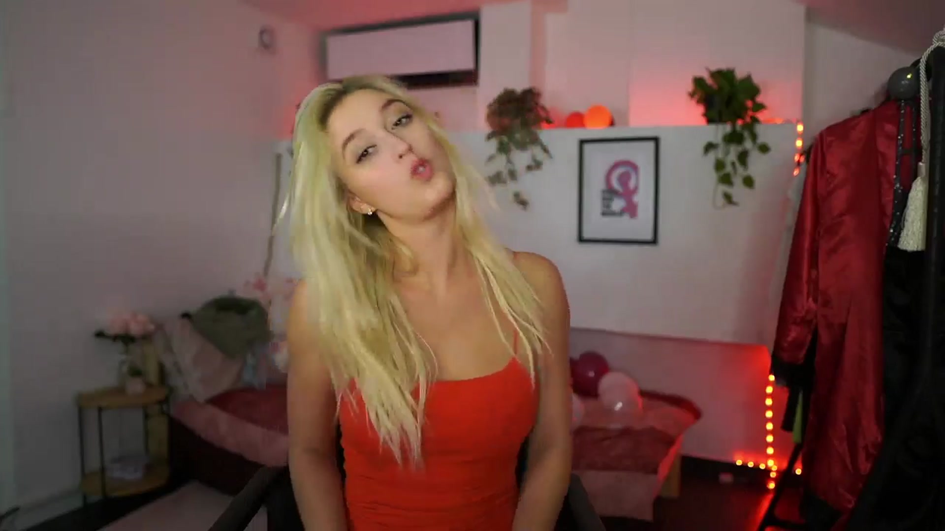 Gallery image thumbnail from Alexis__Texas's myfreecams stream on, 10/22/2024, 23:30 image 9 of 20