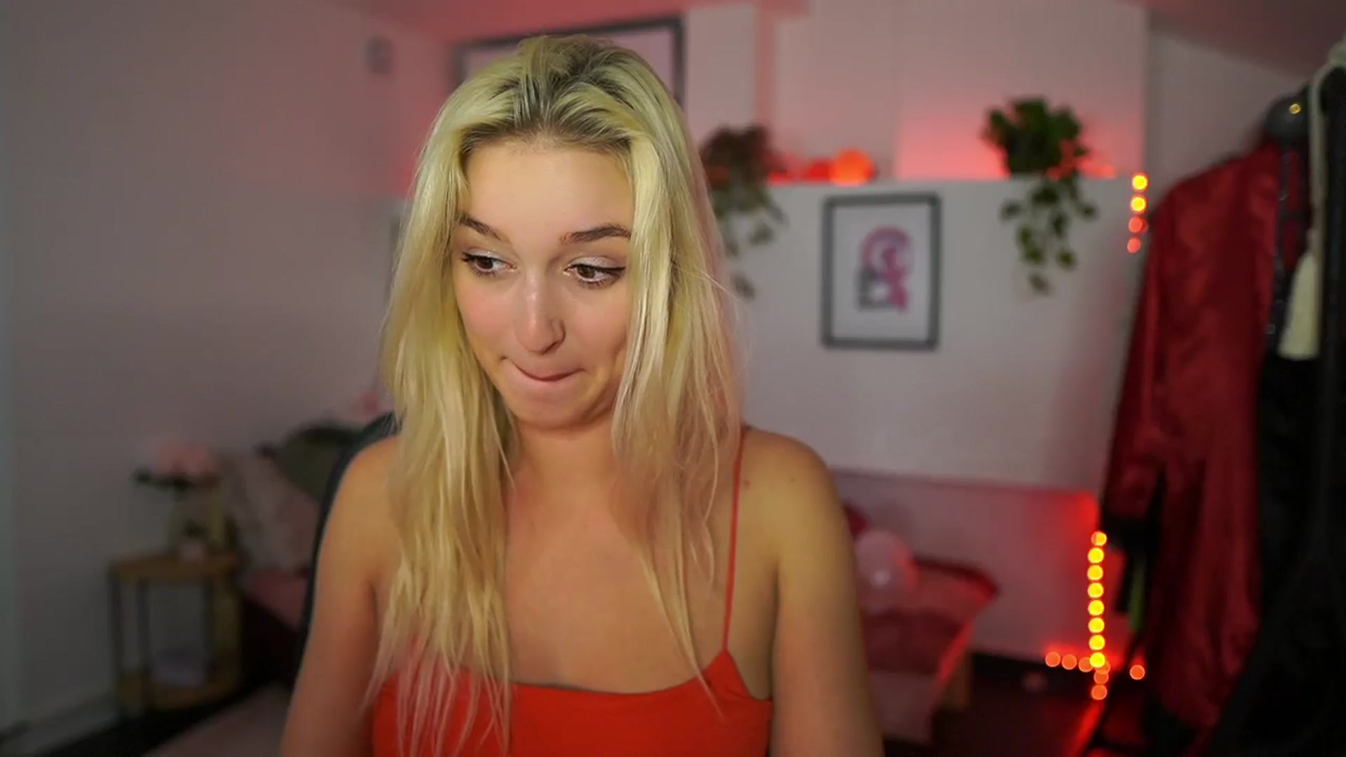 Gallery image thumbnail from Alexis__Texas's myfreecams stream on, 10/22/2024, 23:30 image 20 of 20