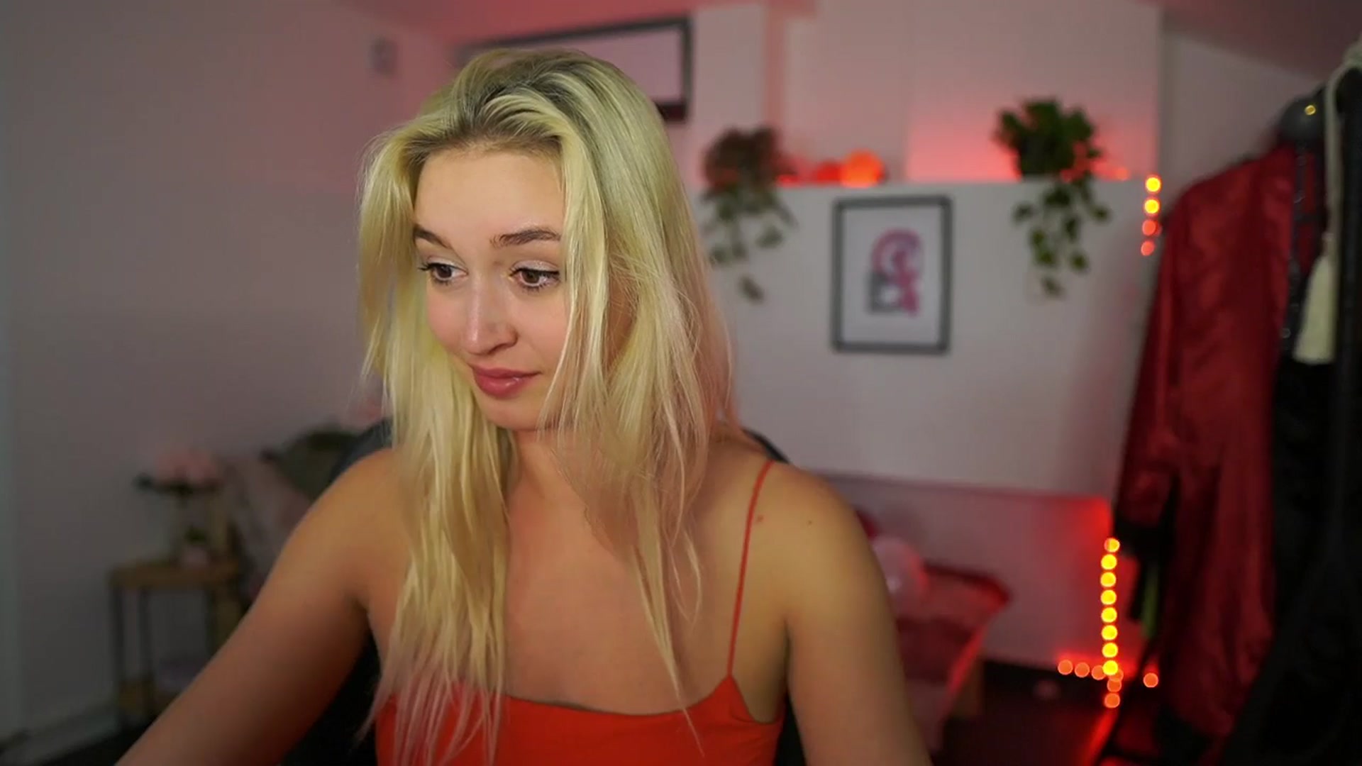 Gallery image thumbnail from Alexis__Texas's myfreecams stream on, 10/22/2024, 23:30 image 19 of 20