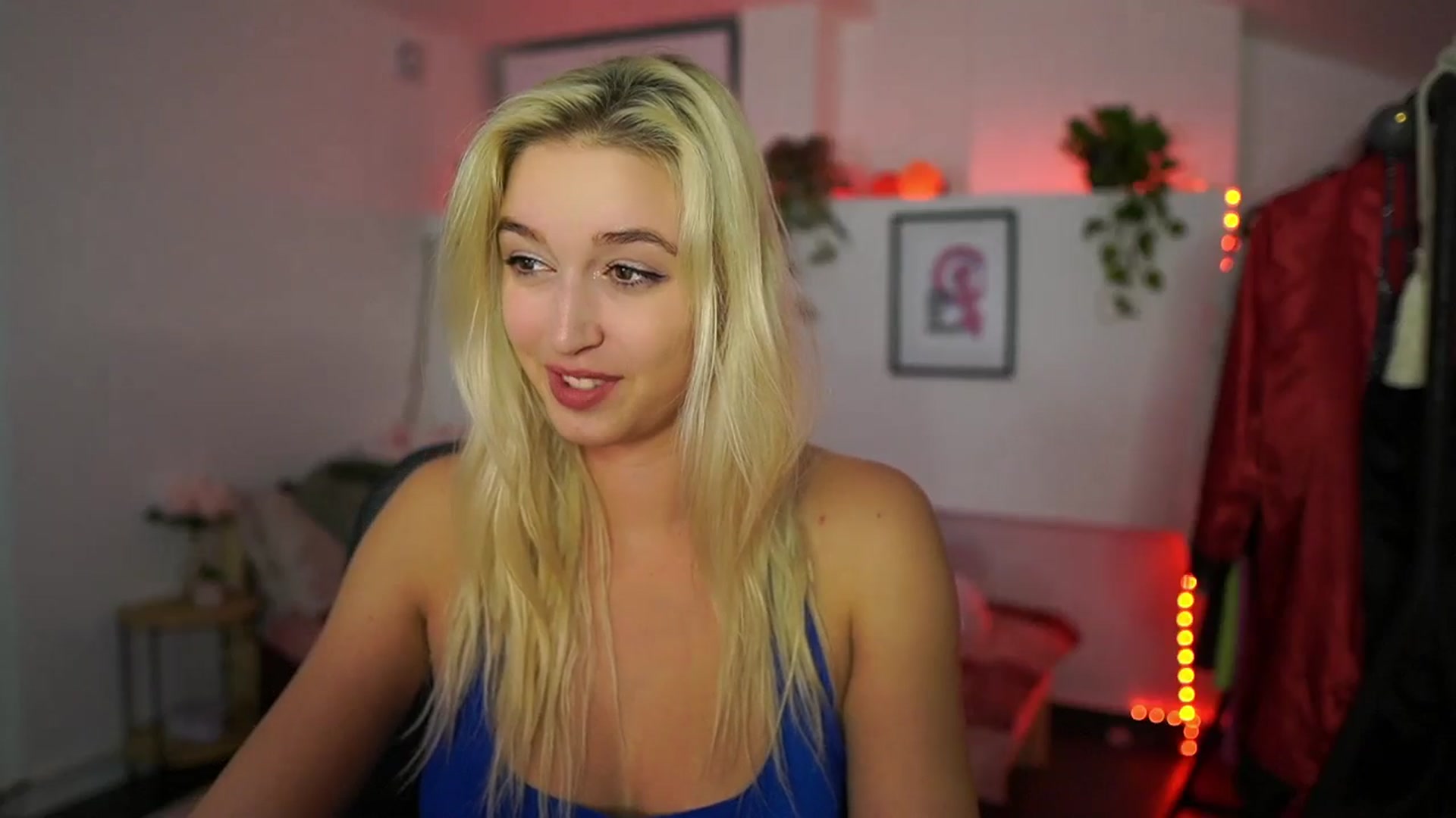 Gallery image thumbnail from Alexis__Texas's myfreecams stream on, 10/22/2024, 23:30 image 4 of 20