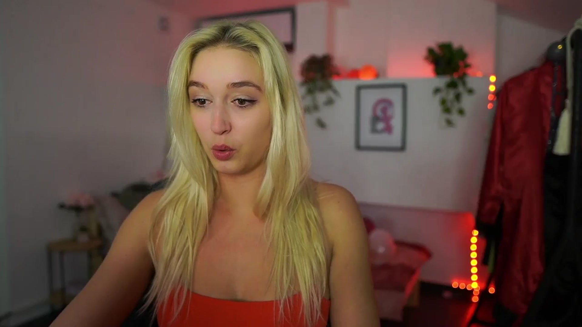 Gallery image thumbnail from Alexis__Texas's myfreecams stream on, 10/22/2024, 23:30 image 13 of 20