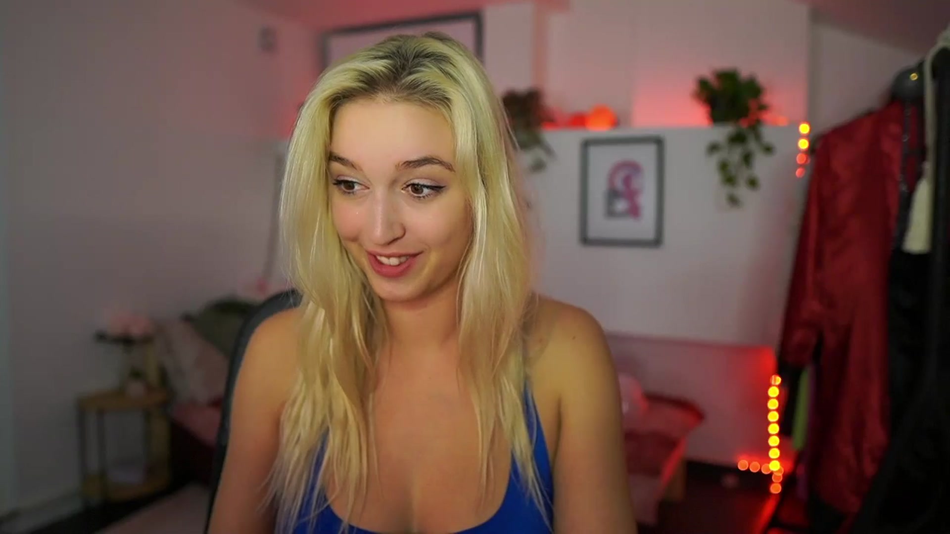 Gallery image thumbnail from Alexis__Texas's myfreecams stream on, 10/22/2024, 23:30 image 3 of 20