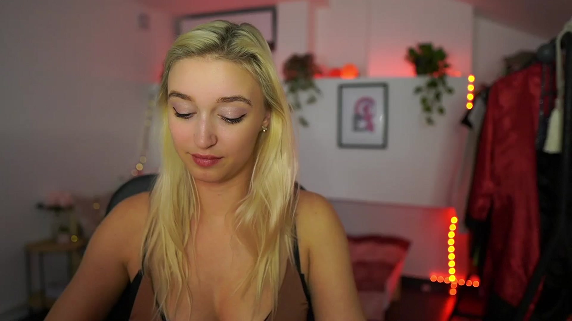 Gallery image thumbnail from Alexis__Texas's myfreecams stream on, 10/23/2024, 15:12 image 20 of 20
