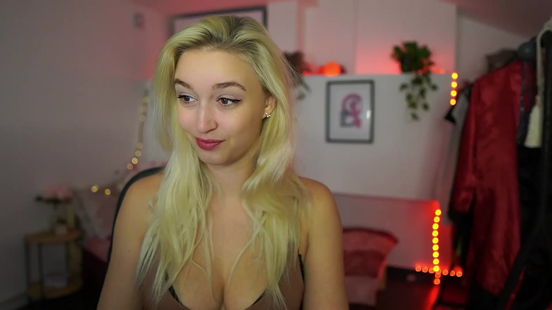 Gallery image thumbnail from Alexis__Texas's myfreecams stream on, 10/23/2024, 15:12 image 1 of 20