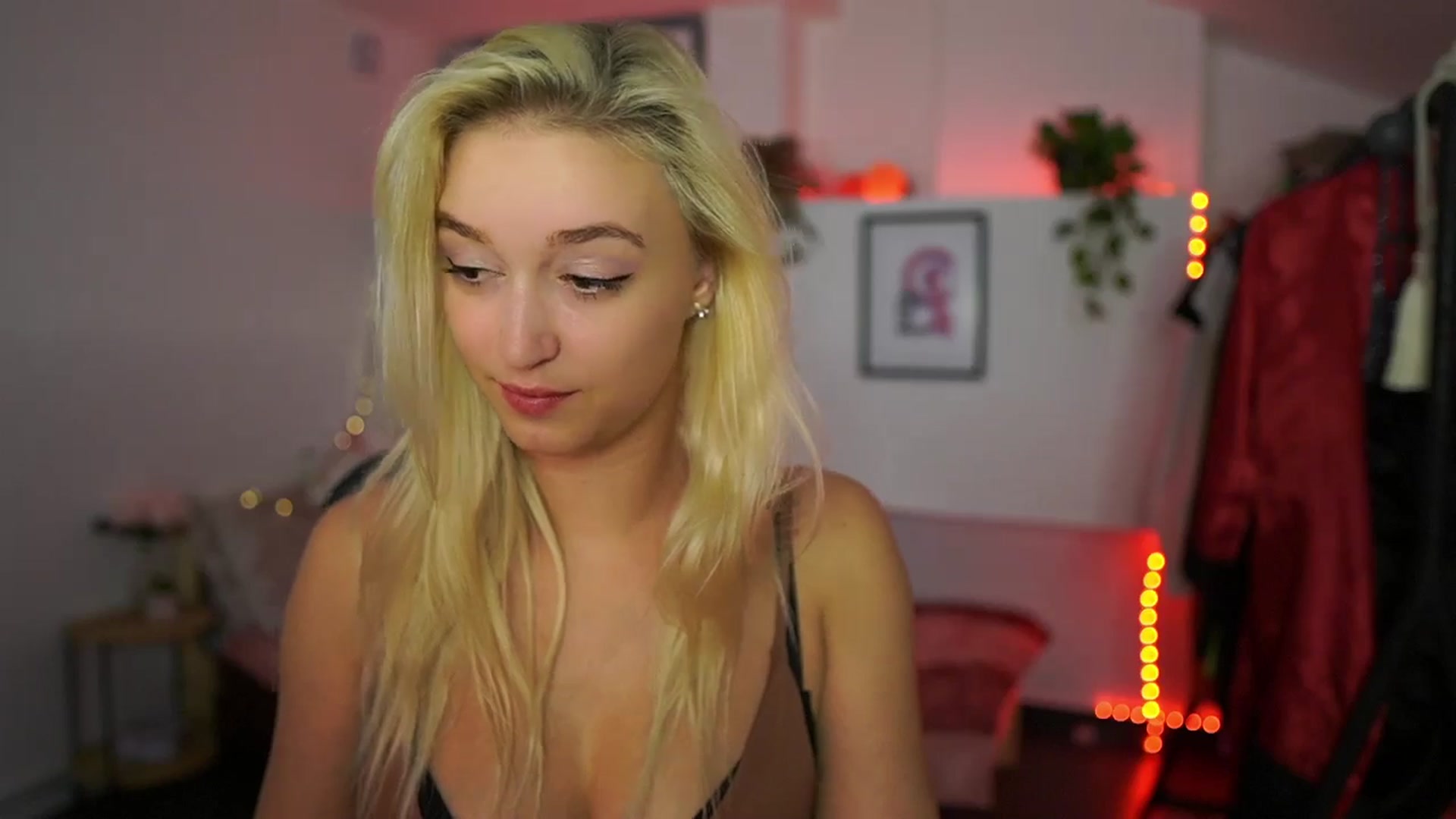 Gallery image thumbnail from Alexis__Texas's myfreecams stream on, 10/23/2024, 15:12 image 6 of 20