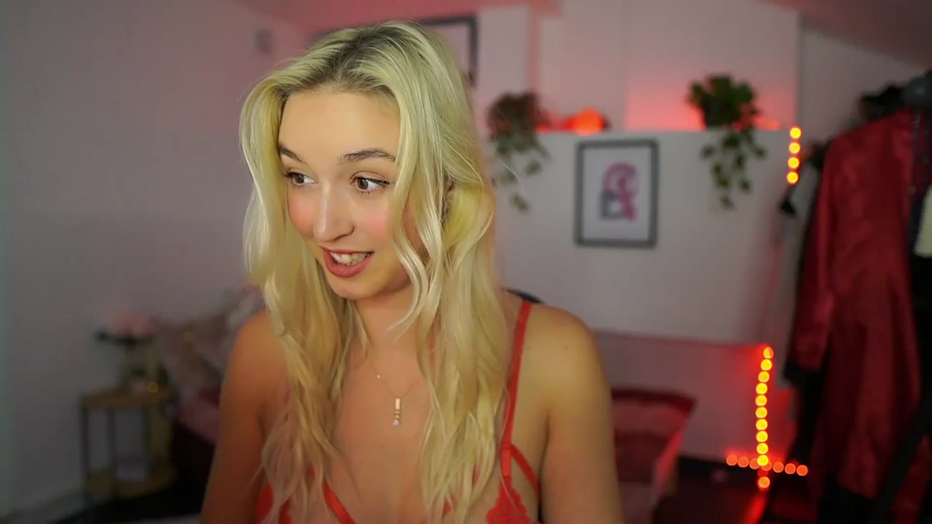Gallery image thumbnail from Alexis__Texas's myfreecams stream on, 10/27/2024, 20:57 image 12 of 20