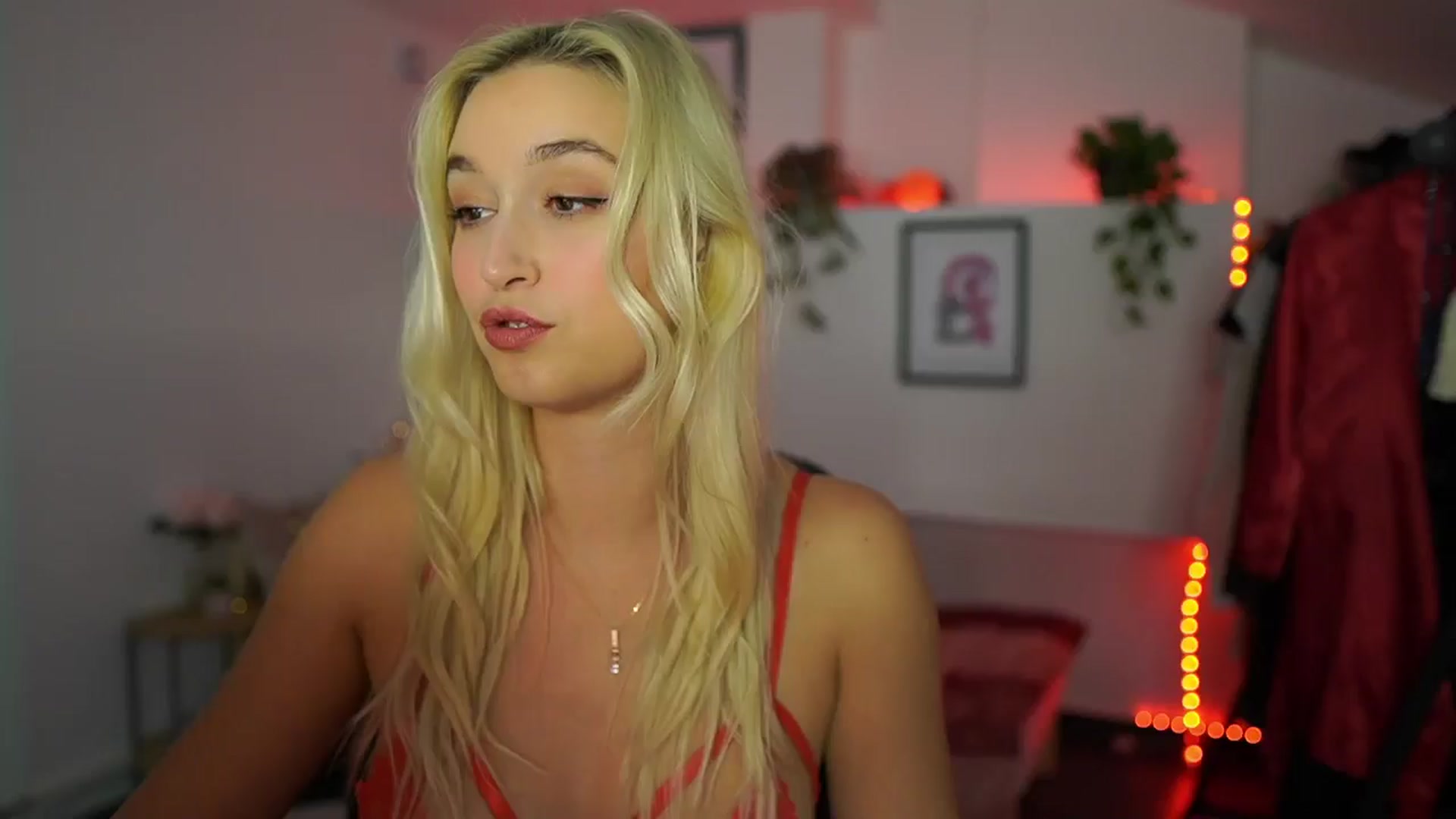 Gallery image thumbnail from Alexis__Texas's myfreecams stream on, 10/27/2024, 20:57 image 8 of 20