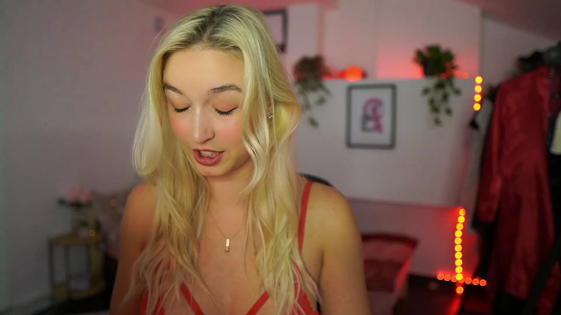 Gallery image thumbnail from Alexis__Texas's myfreecams stream on, 10/27/2024, 20:57 image 1 of 20