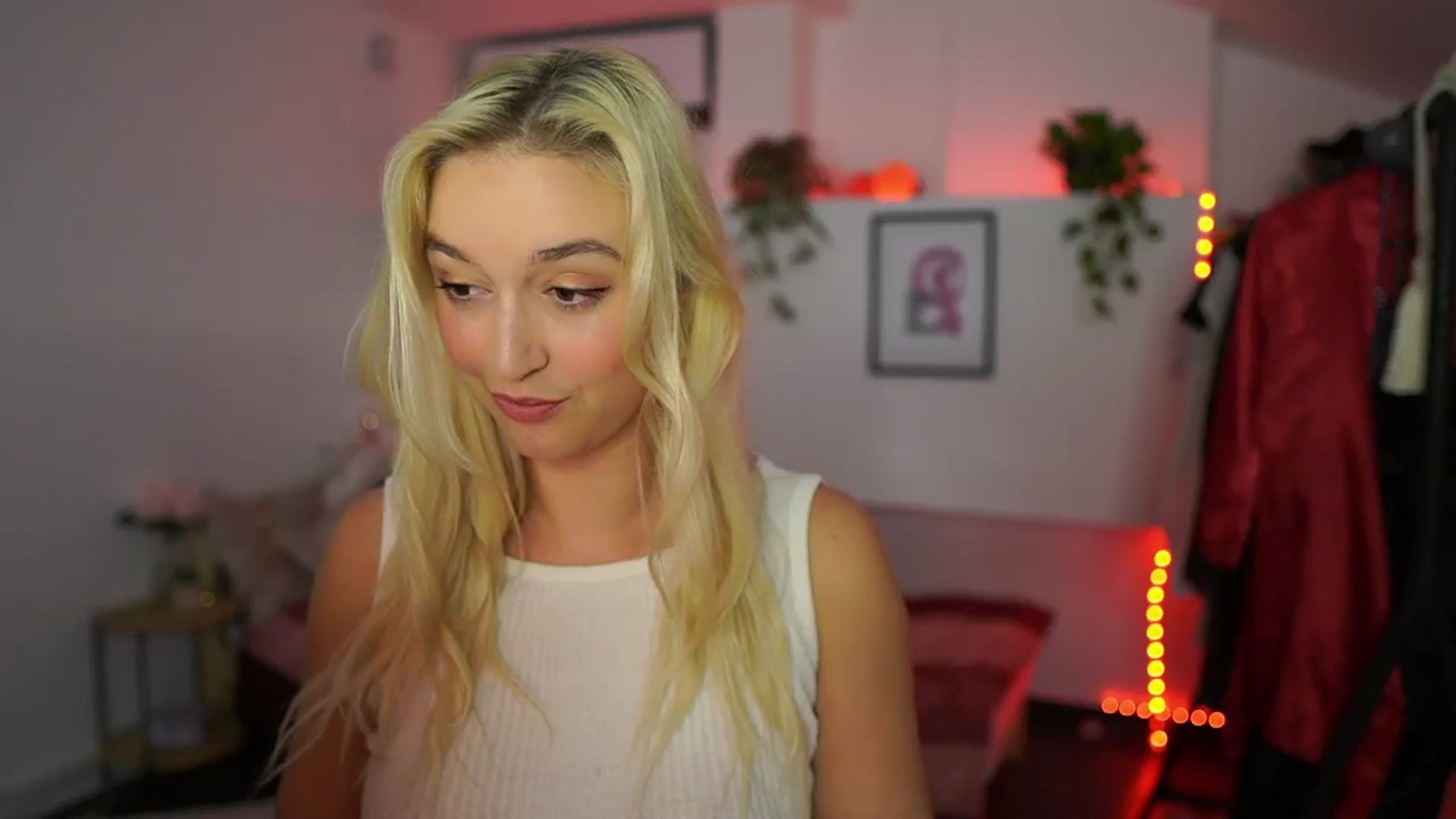 Gallery image thumbnail from Alexis__Texas's myfreecams stream on, 10/27/2024, 23:27 image 18 of 20