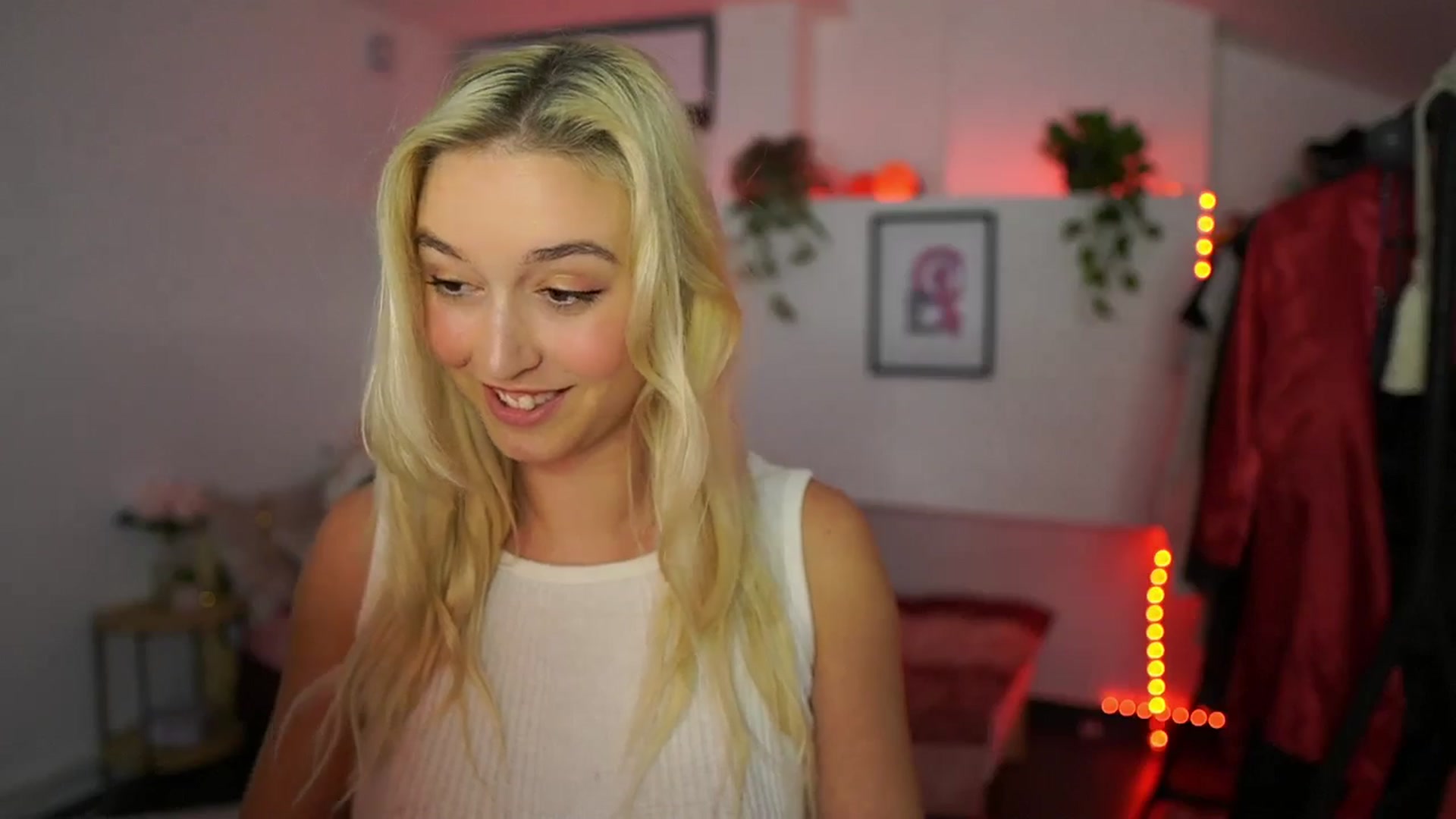 Gallery image thumbnail from Alexis__Texas's myfreecams stream on, 10/27/2024, 23:27 image 16 of 20