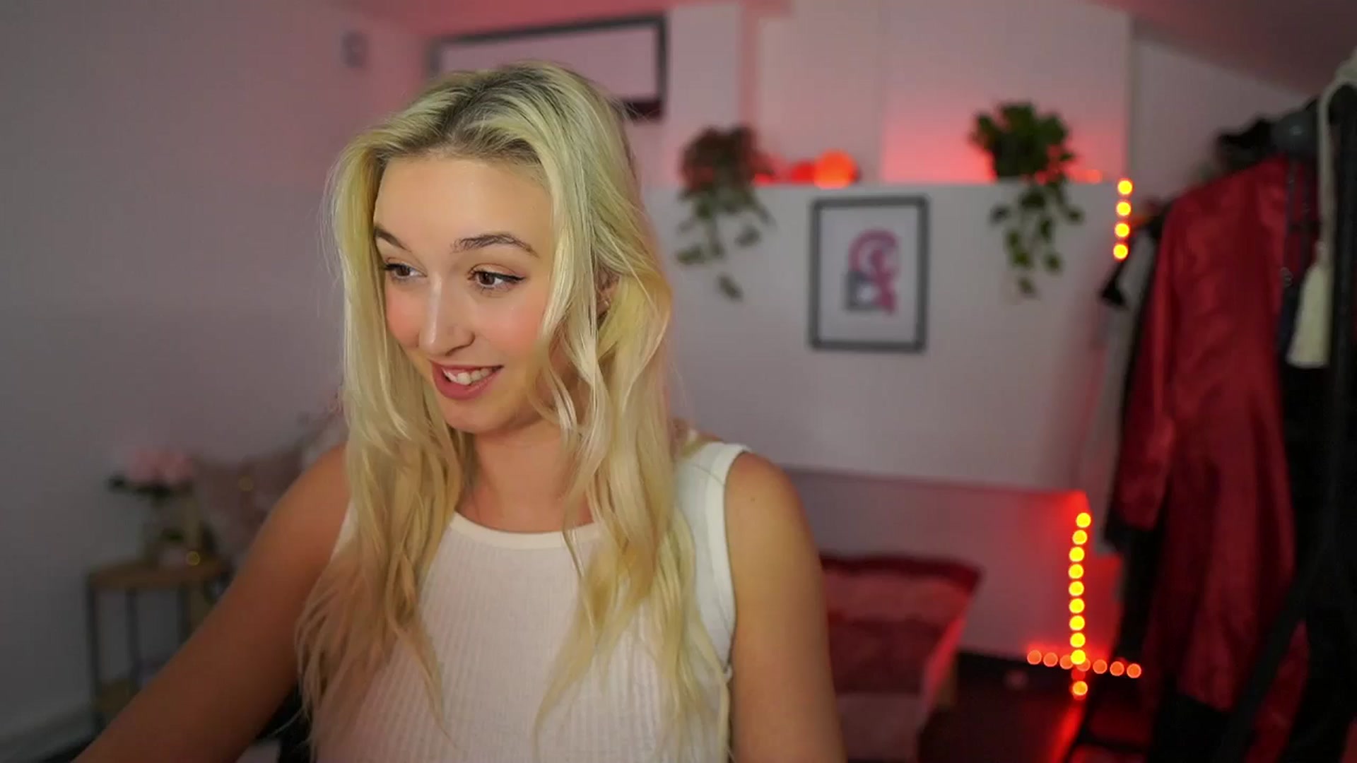 Gallery image thumbnail from Alexis__Texas's myfreecams stream on, 10/27/2024, 23:27 image 1 of 20