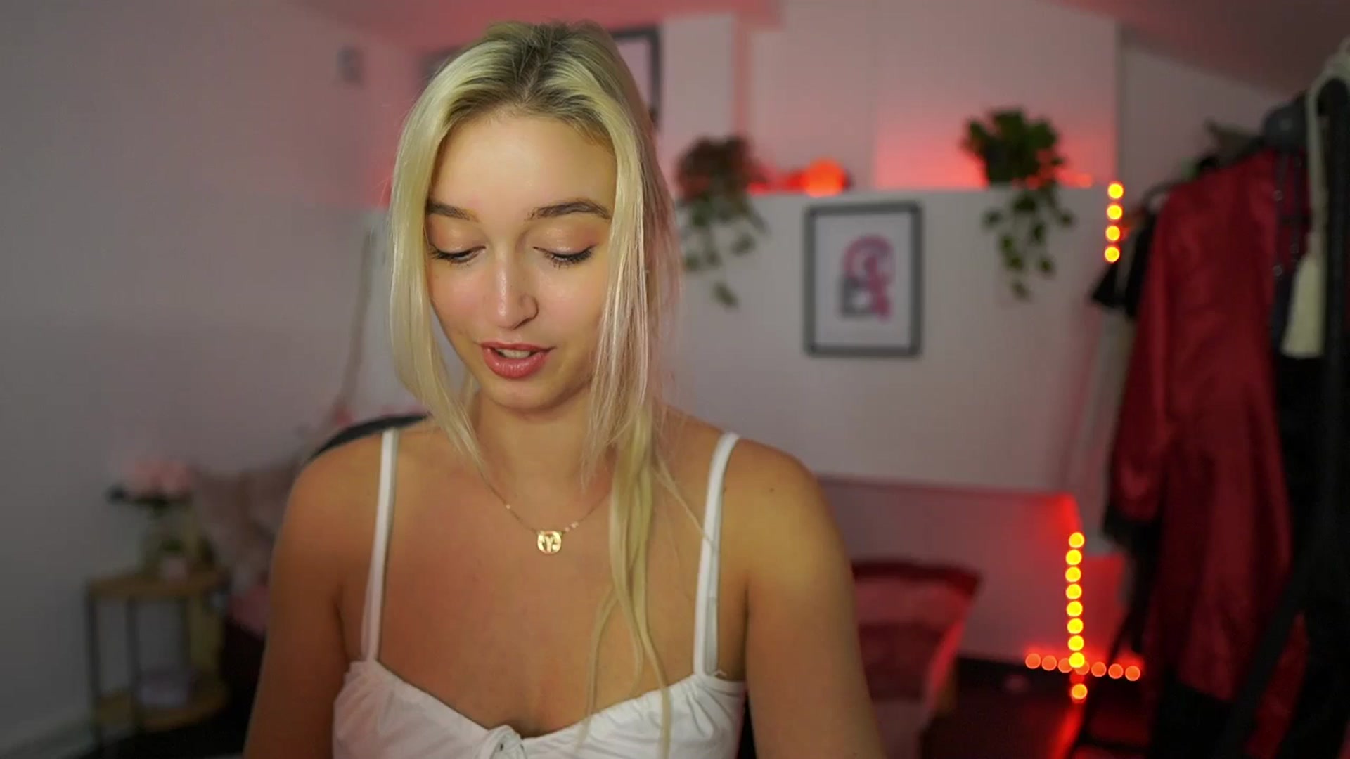 Gallery image thumbnail from Alexis__Texas's myfreecams stream on, 10/30/2024, 15:35 image 15 of 20