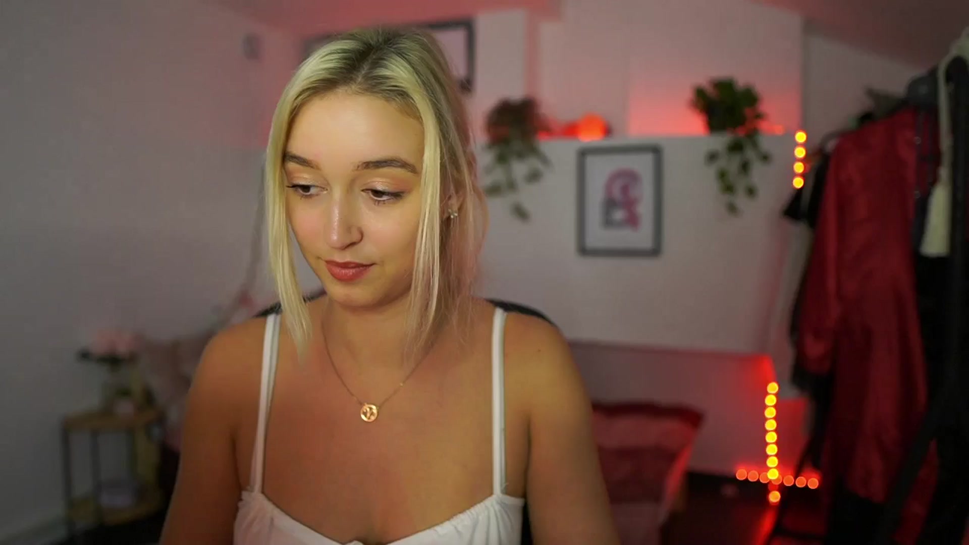 Gallery image thumbnail from Alexis__Texas's myfreecams stream on, 10/30/2024, 16:17 image 2 of 20