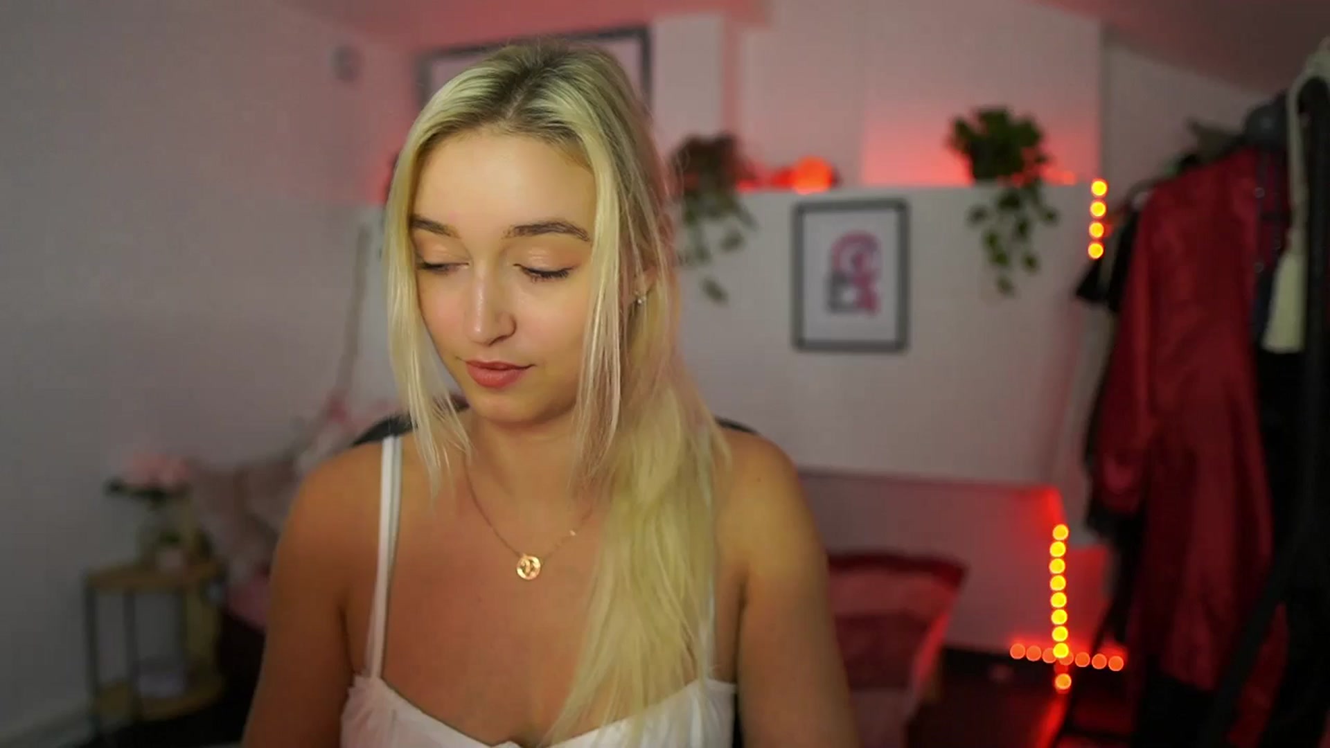Gallery image thumbnail from Alexis__Texas's myfreecams stream on, 10/30/2024, 16:17 image 7 of 20