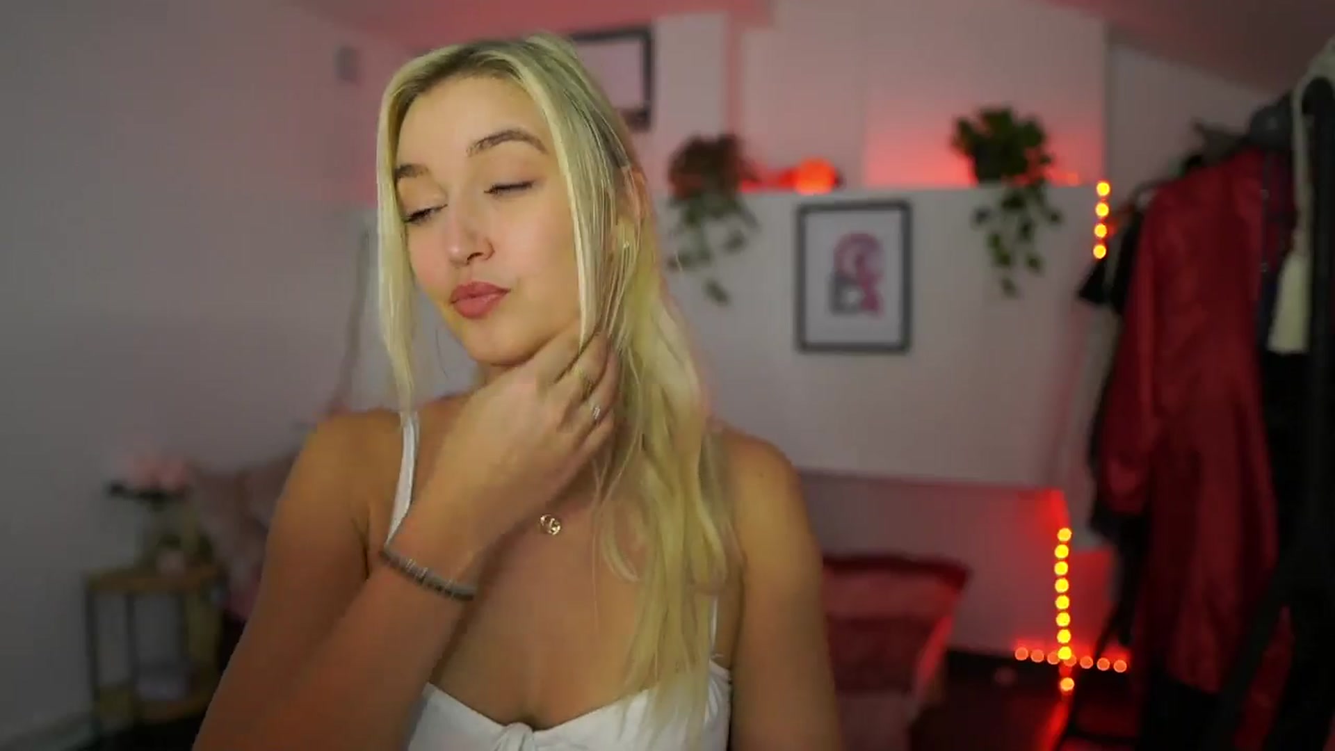 Gallery image thumbnail from Alexis__Texas's myfreecams stream on, 10/30/2024, 16:17 image 20 of 20
