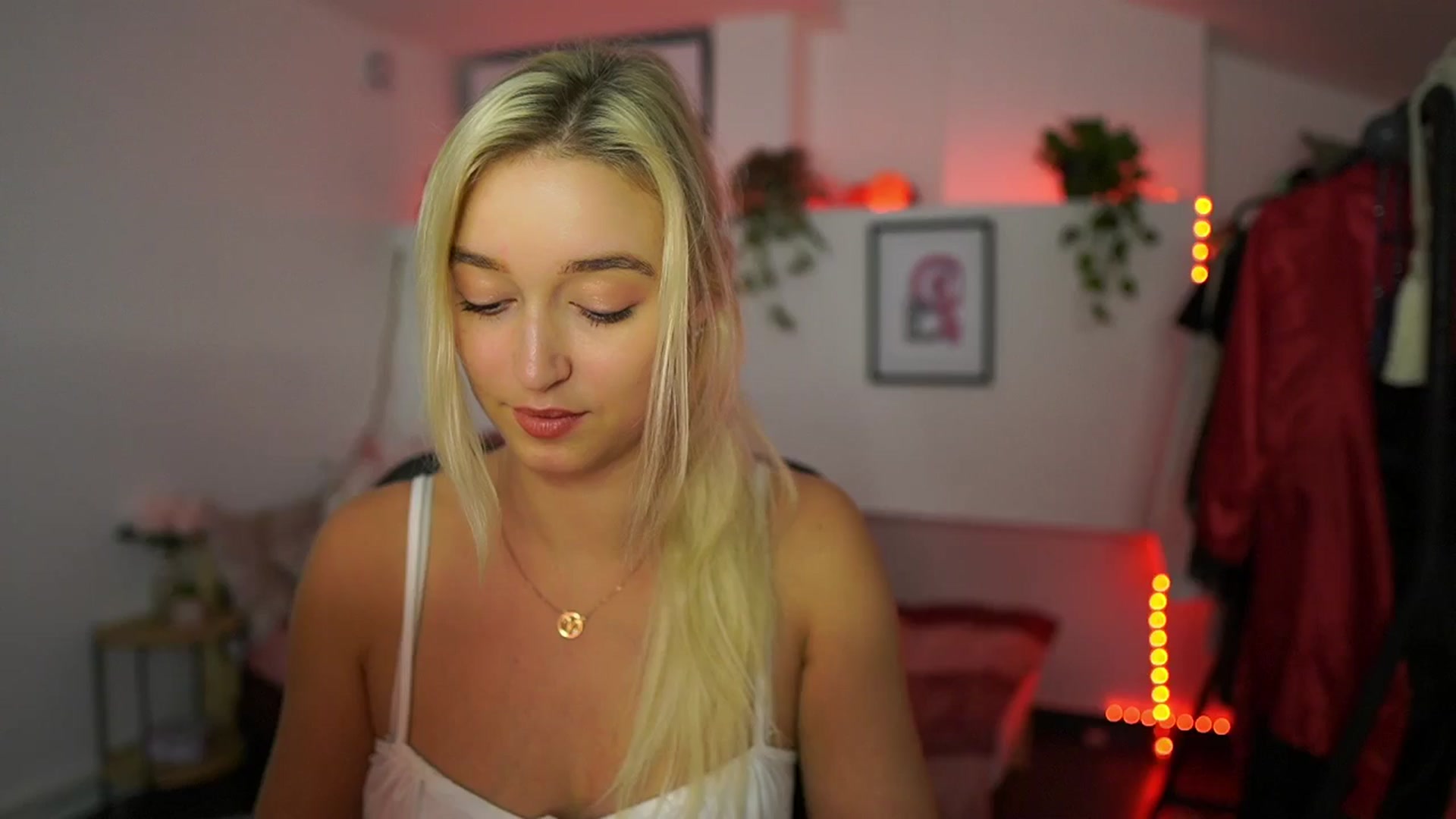 Gallery image thumbnail from Alexis__Texas's myfreecams stream on, 10/30/2024, 16:17 image 5 of 20