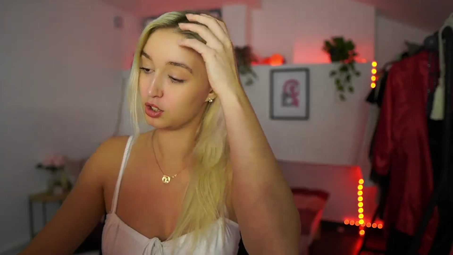 Gallery image thumbnail from Alexis__Texas's myfreecams stream on, 10/30/2024, 16:17 image 8 of 20