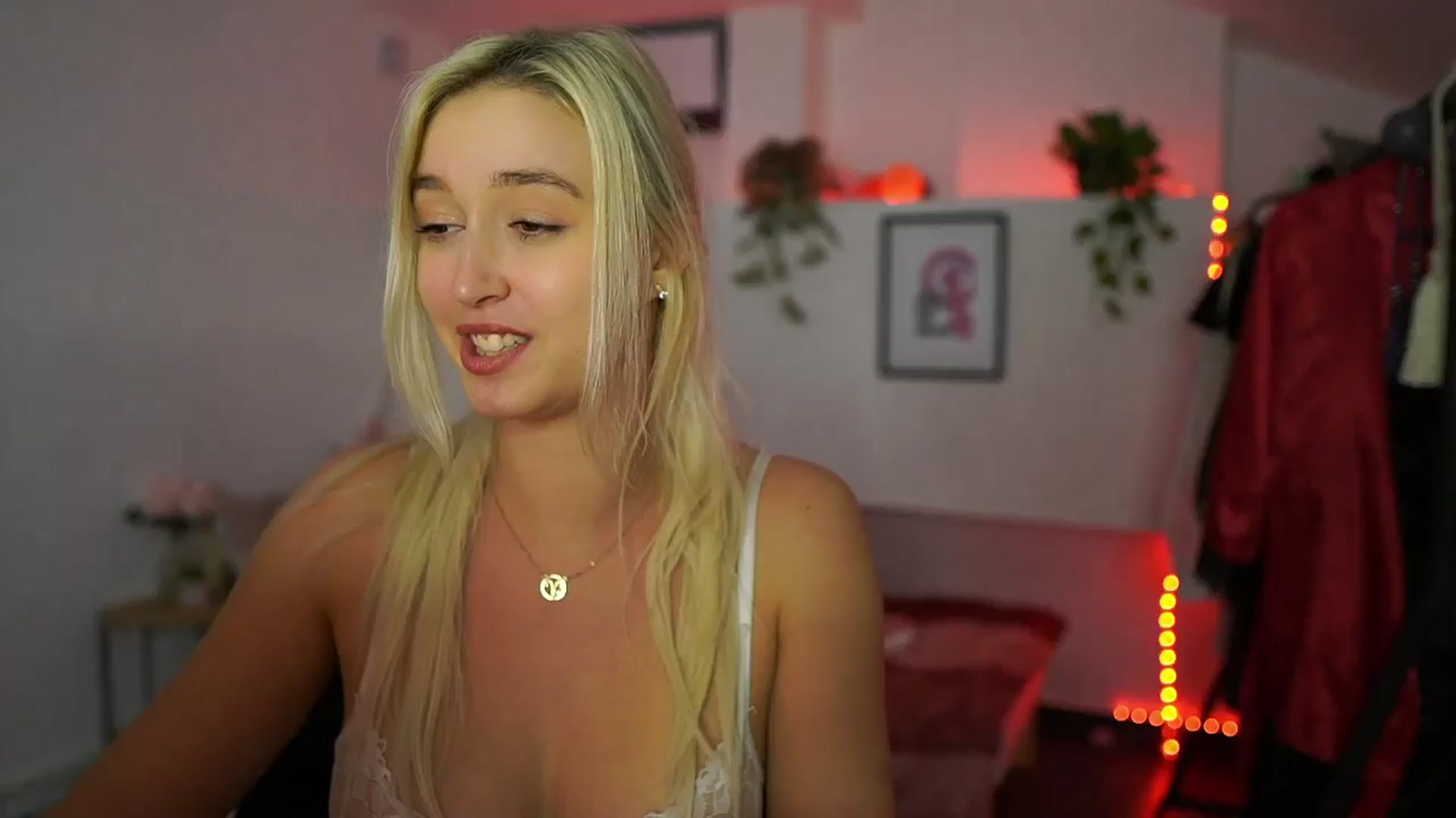 Gallery image thumbnail from Alexis__Texas's myfreecams stream on, 10/30/2024, 17:48 image 16 of 20